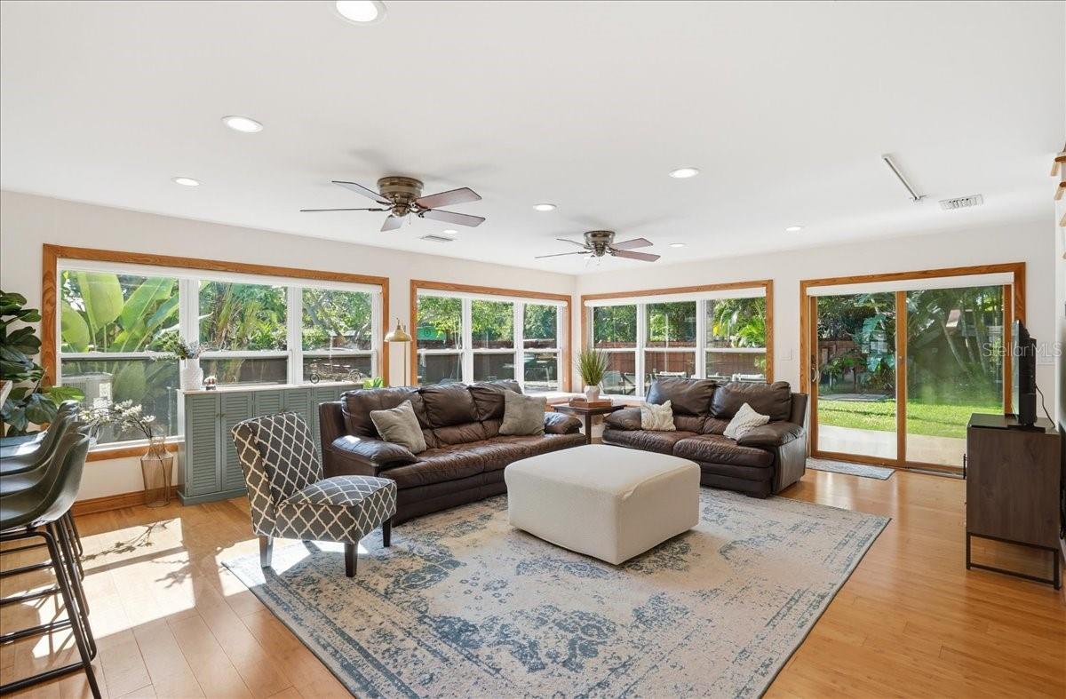 Image 19 of 62 For 700 66th Avenue S