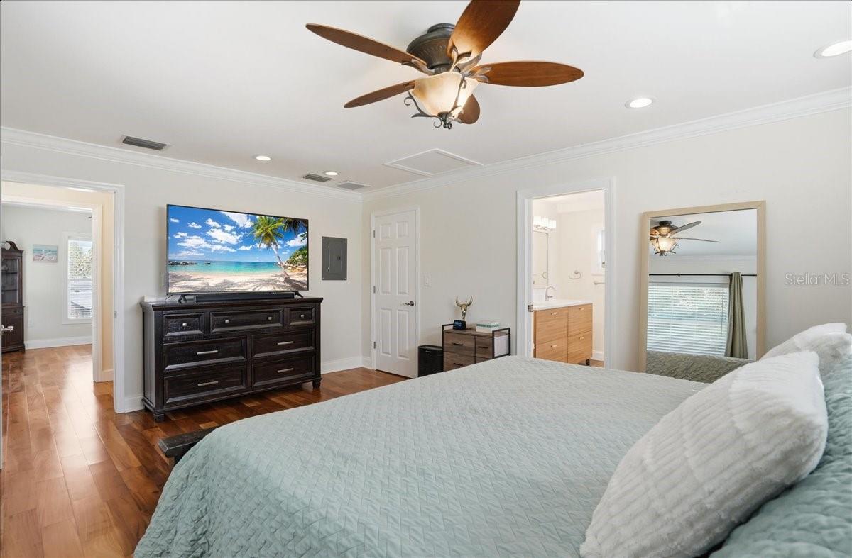 Image 36 of 62 For 700 66th Avenue S