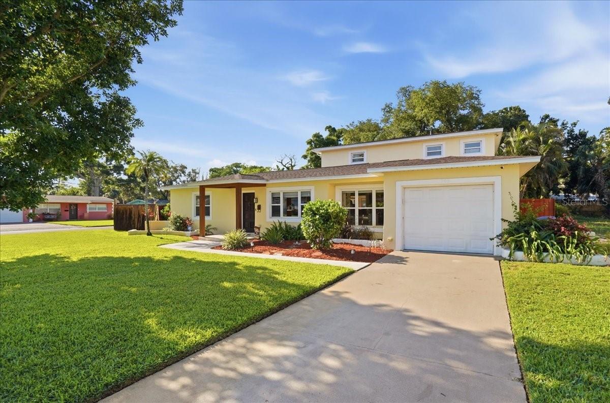 Image 4 of 62 For 700 66th Avenue S