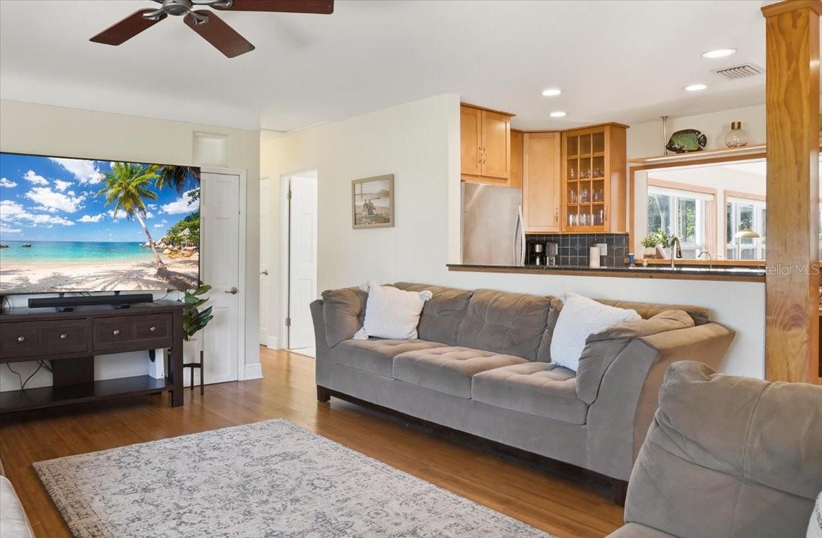 Image 6 of 62 For 700 66th Avenue S