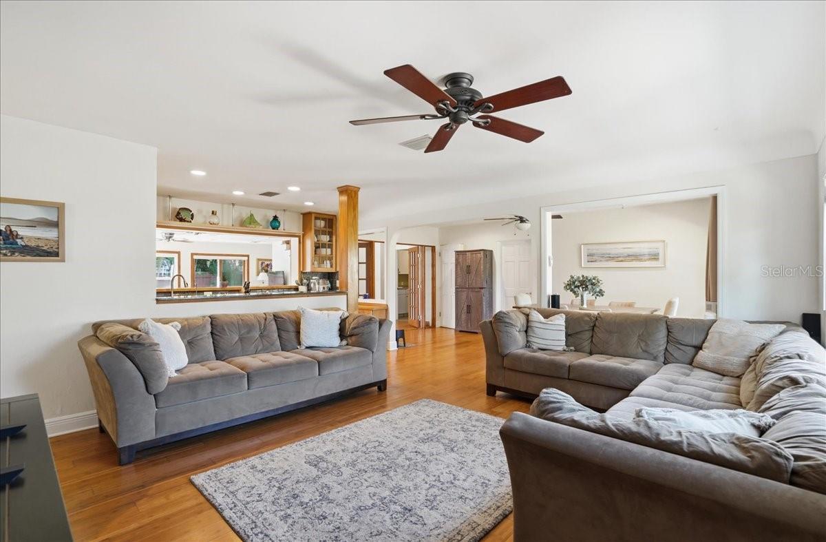 Image 7 of 62 For 700 66th Avenue S