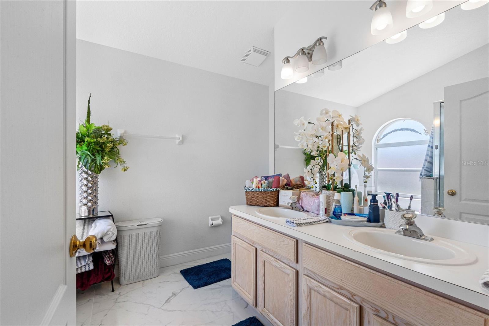 Image 20 of 32 For 3137 Castle Rock Circle