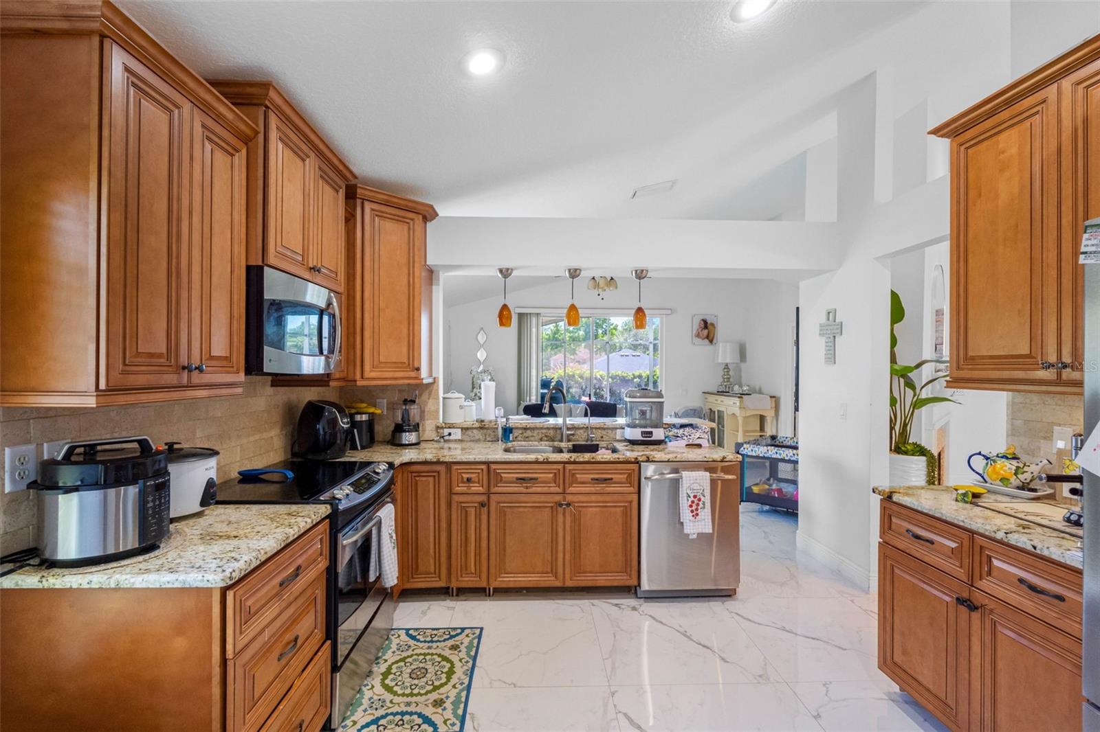 Image 9 of 32 For 3137 Castle Rock Circle