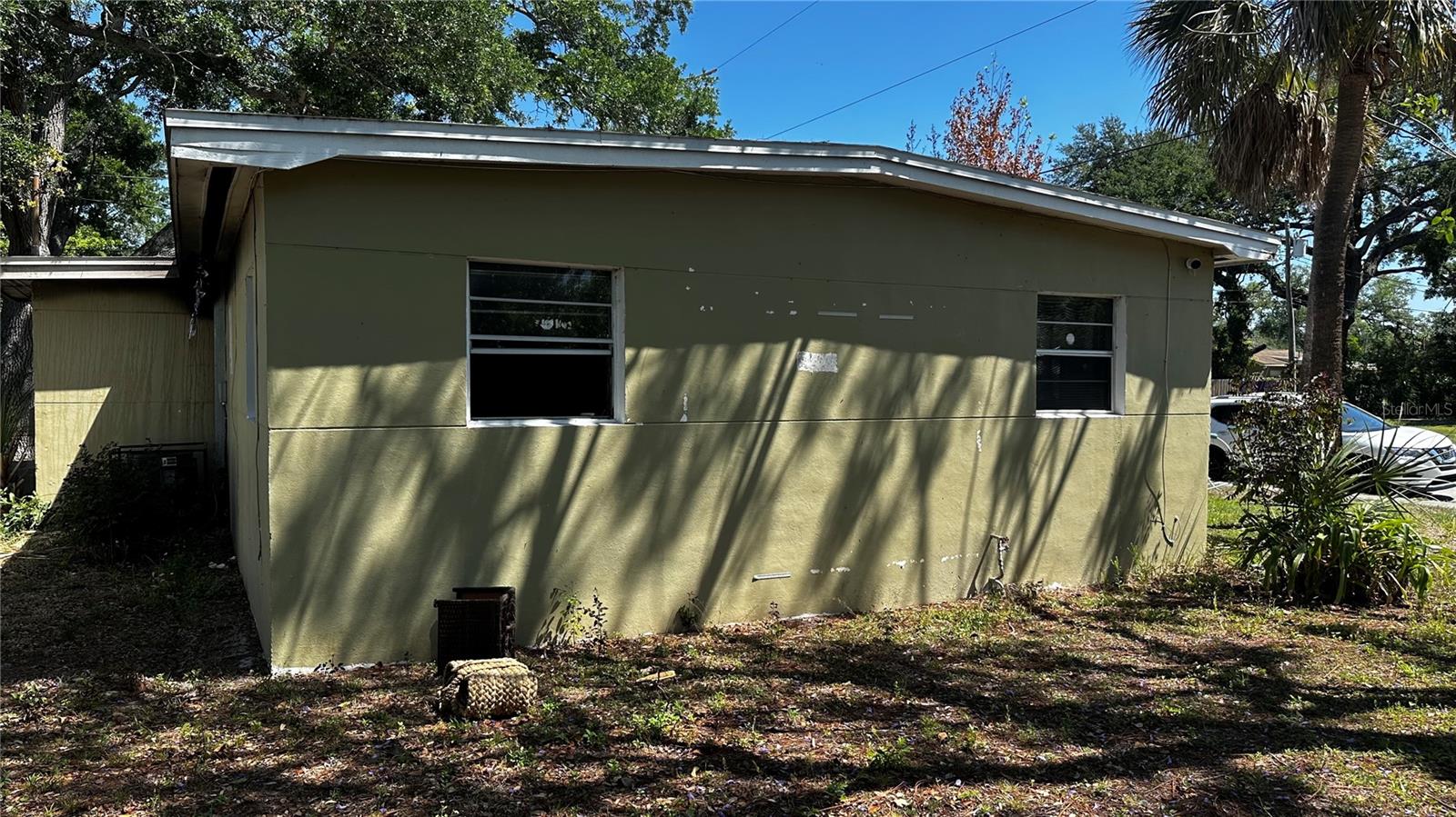 Image 3 of 10 For 2401 17th Avenue S