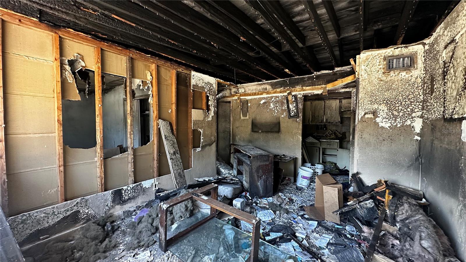 Image 9 of 10 For 2401 17th Avenue S