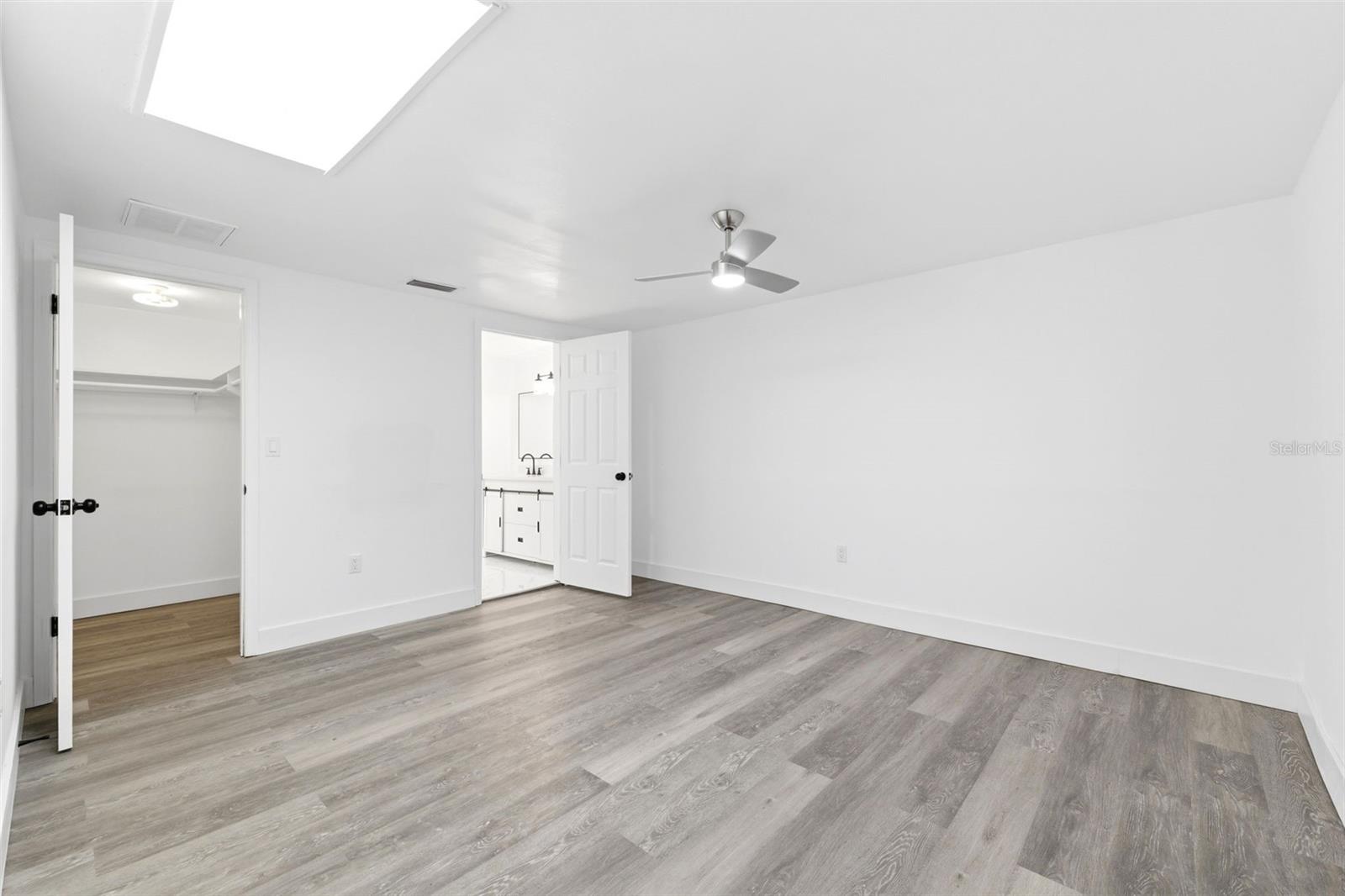 Image 10 of 23 For 3673 Rockaway Dr