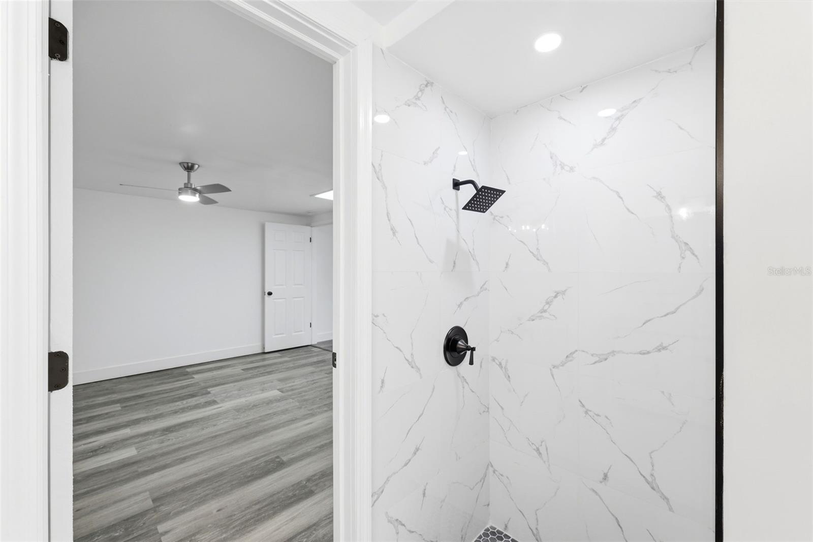 Image 13 of 23 For 3673 Rockaway Dr