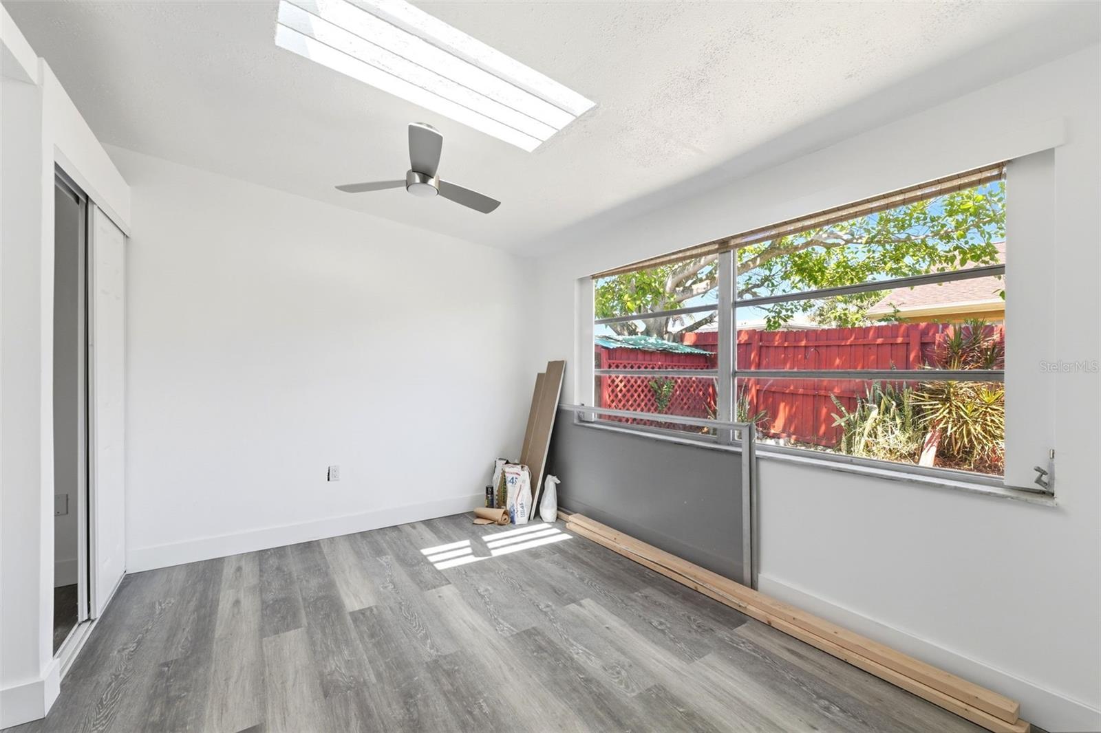 Image 20 of 23 For 3673 Rockaway Dr