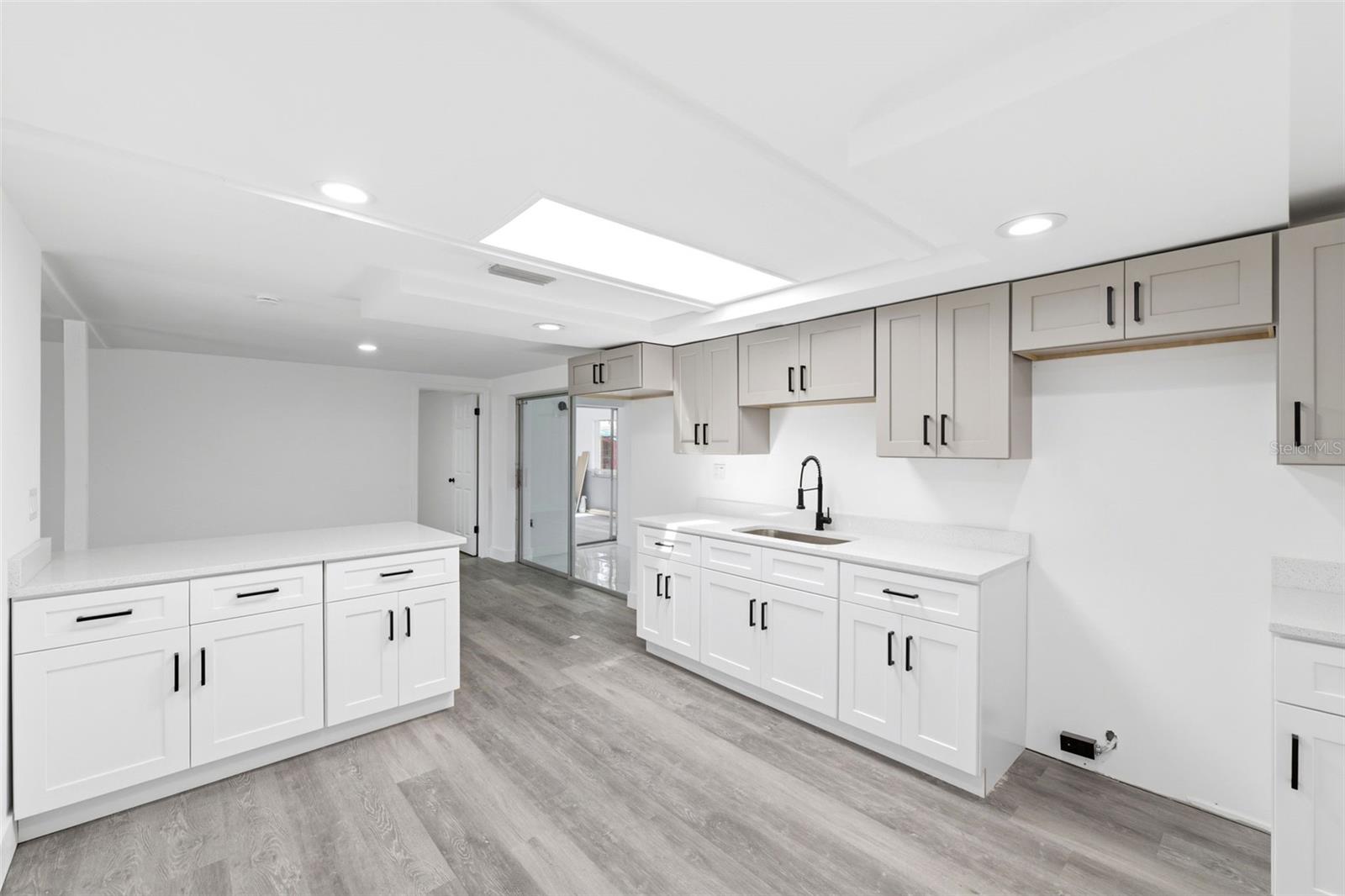 Image 9 of 23 For 3673 Rockaway Dr