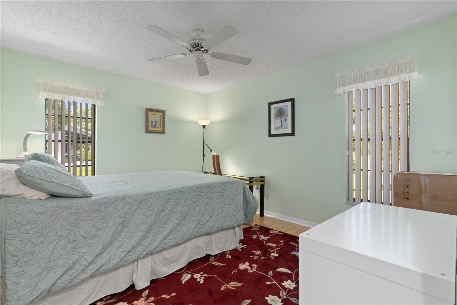 Listing photo id 22 for 18652 Autumn Lake Boulevard