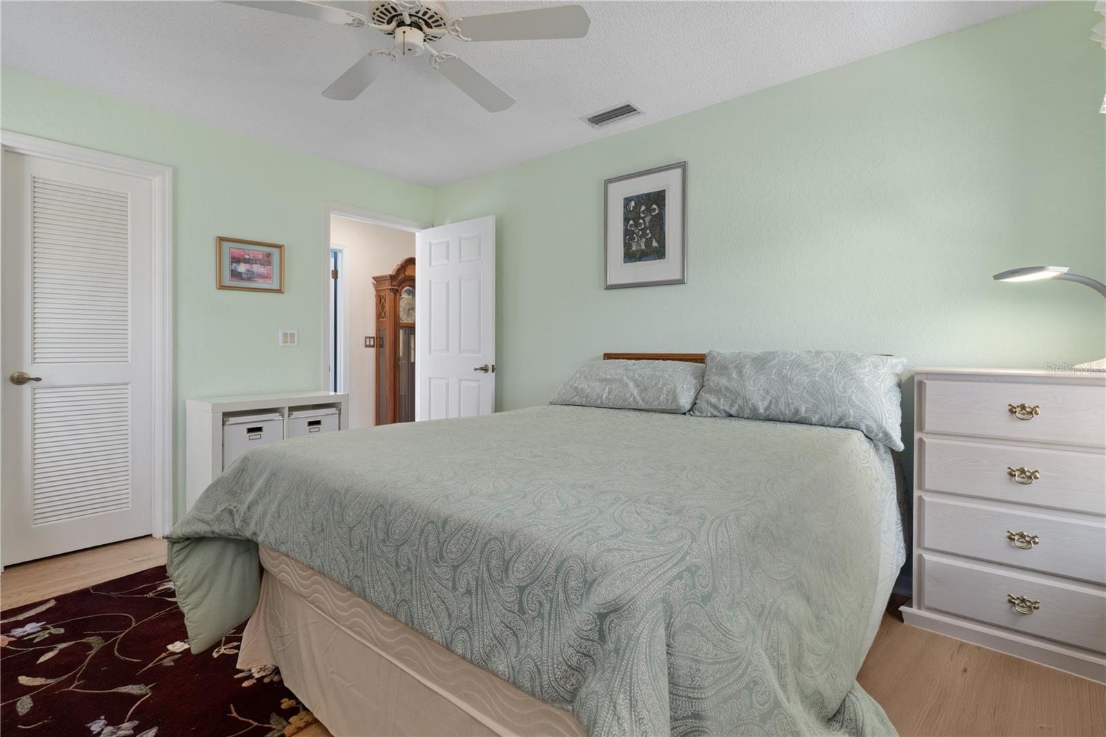 Listing photo id 23 for 18652 Autumn Lake Boulevard