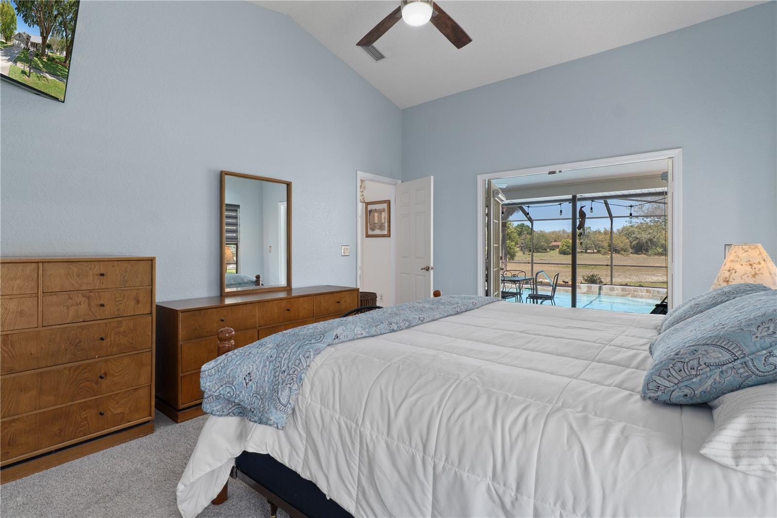 Listing photo id 26 for 18652 Autumn Lake Boulevard