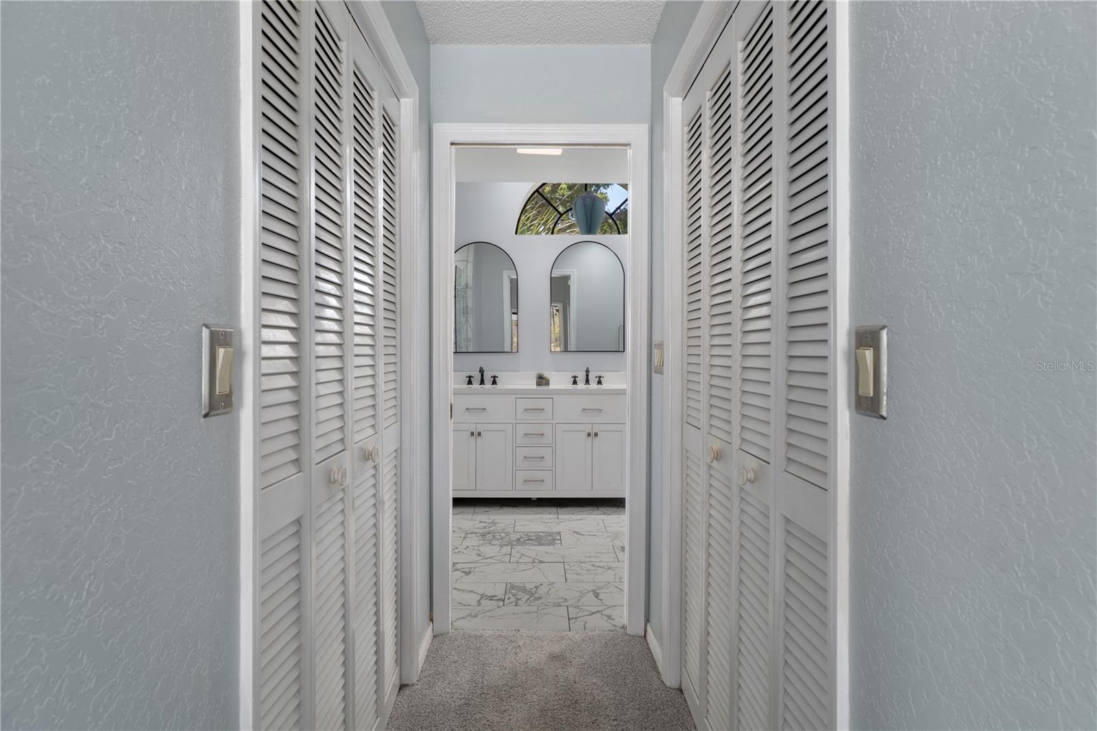 Listing photo id 28 for 18652 Autumn Lake Boulevard