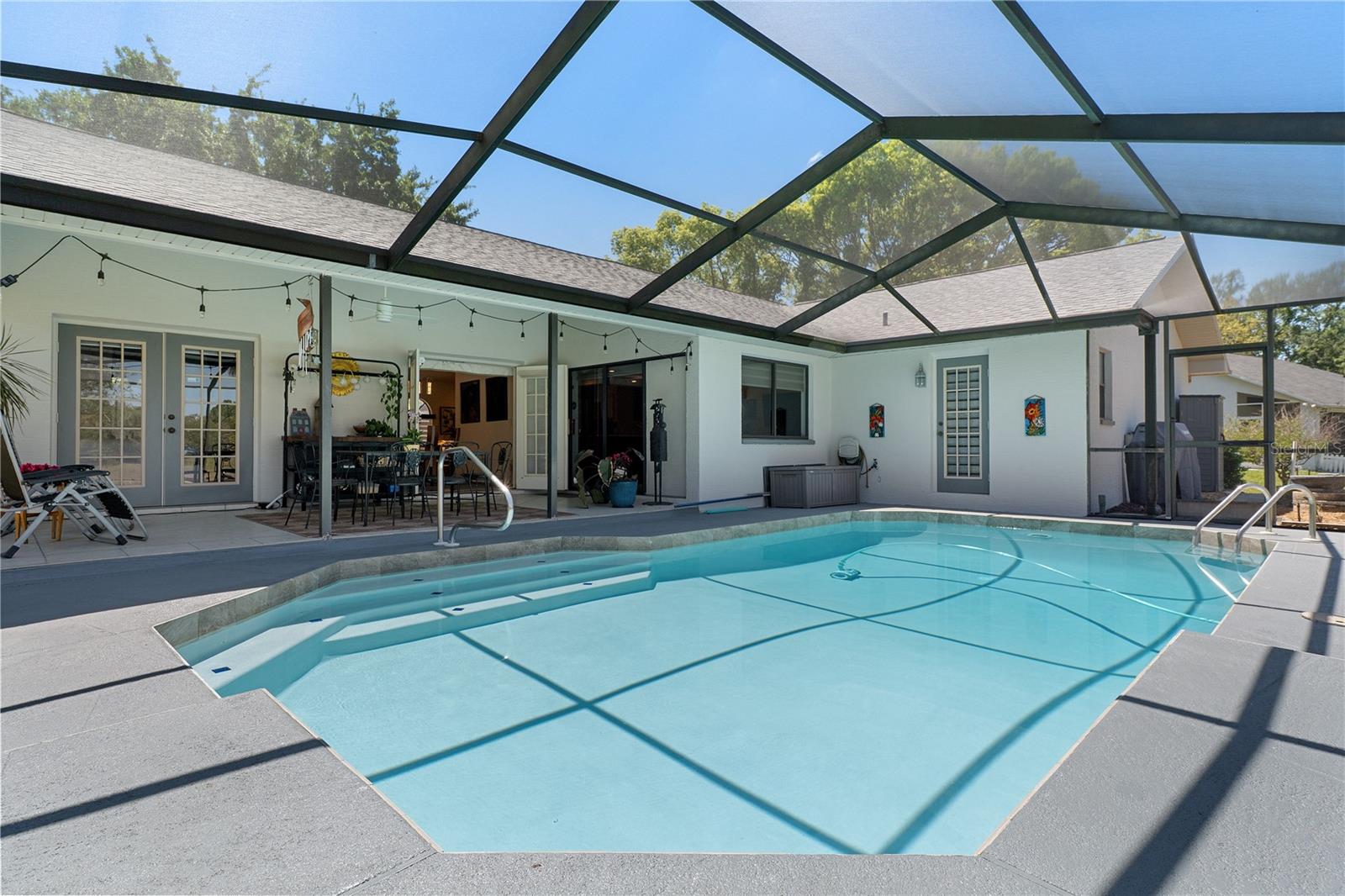 Listing photo id 38 for 18652 Autumn Lake Boulevard