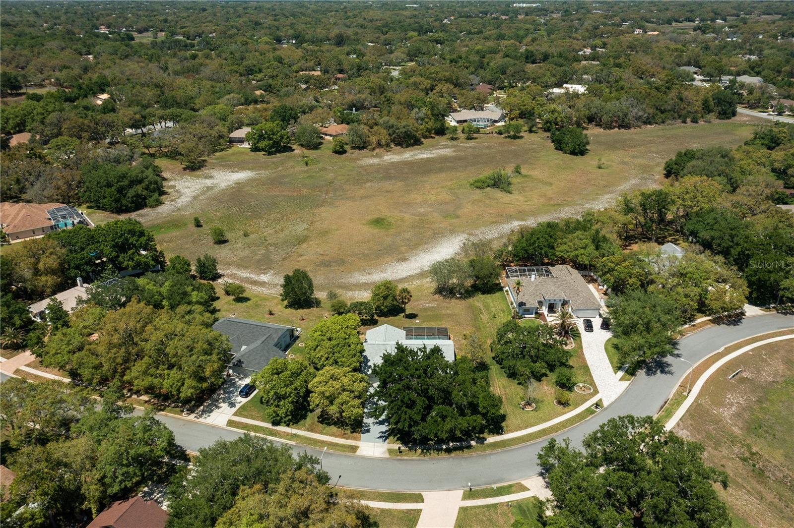 Listing photo id 43 for 18652 Autumn Lake Boulevard