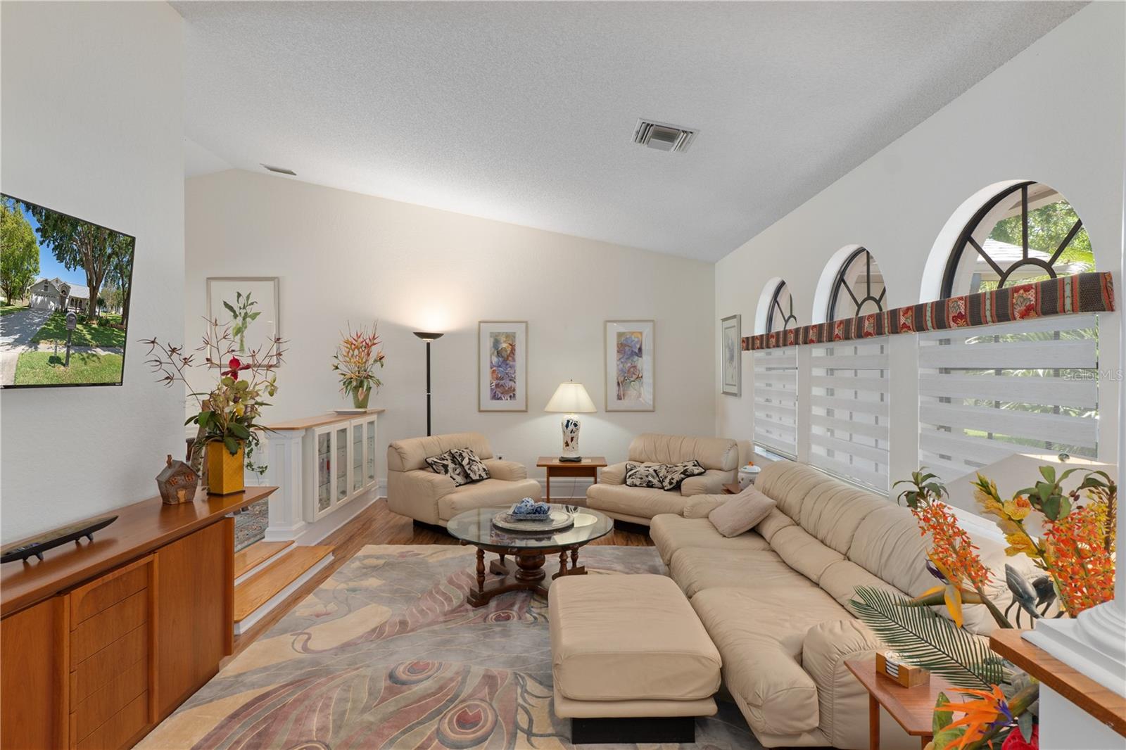 Listing photo id 5 for 18652 Autumn Lake Boulevard