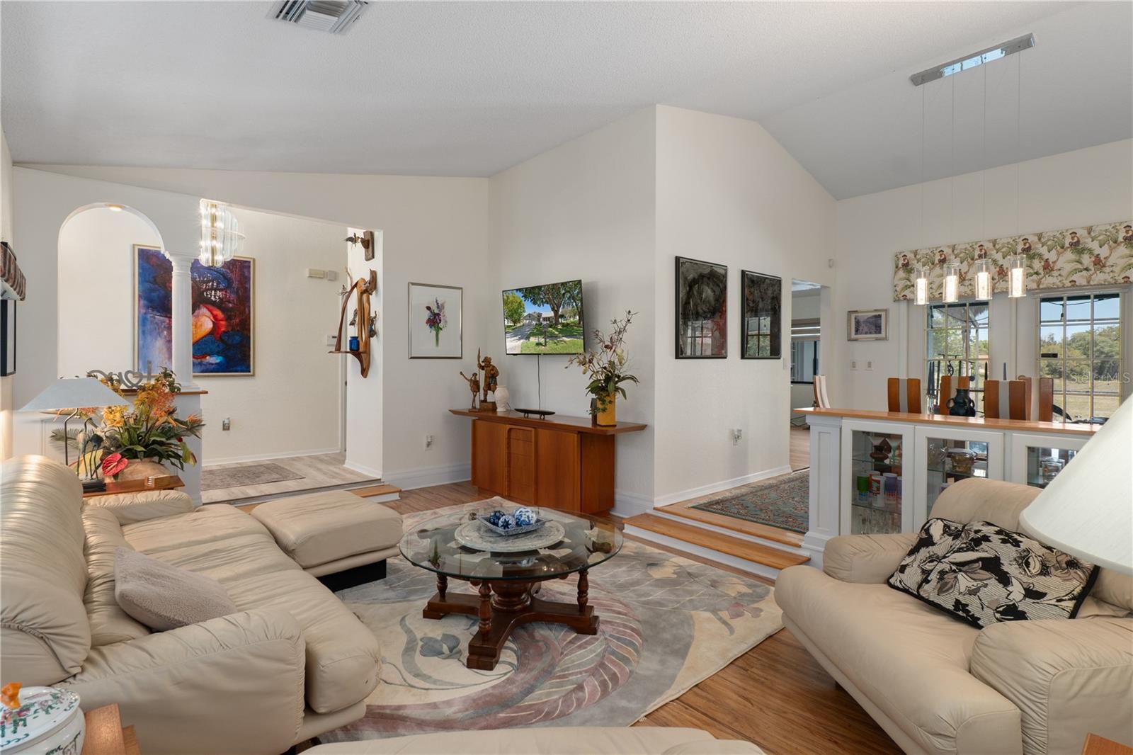 Listing photo id 7 for 18652 Autumn Lake Boulevard