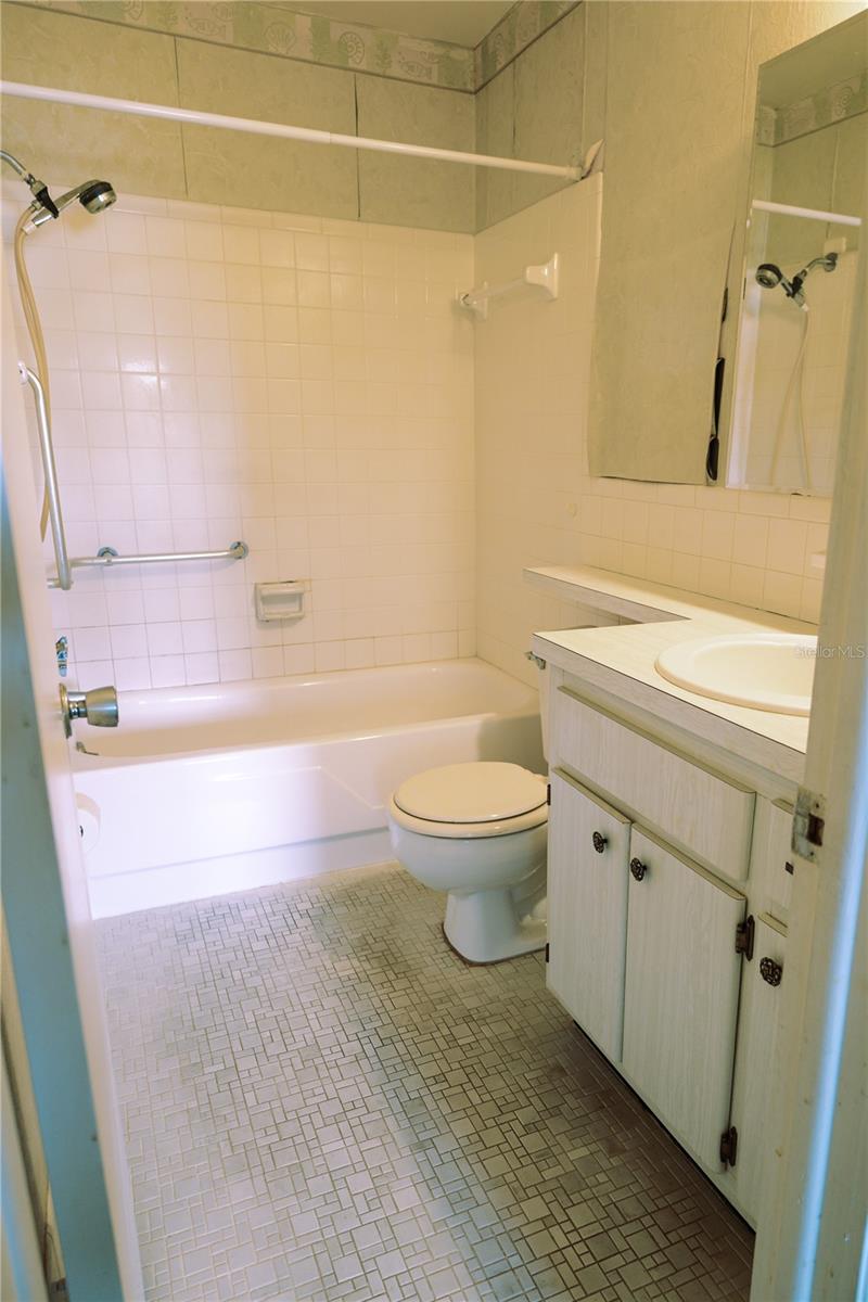 Image 5 of 15 For 6645 1st Avenue N 103