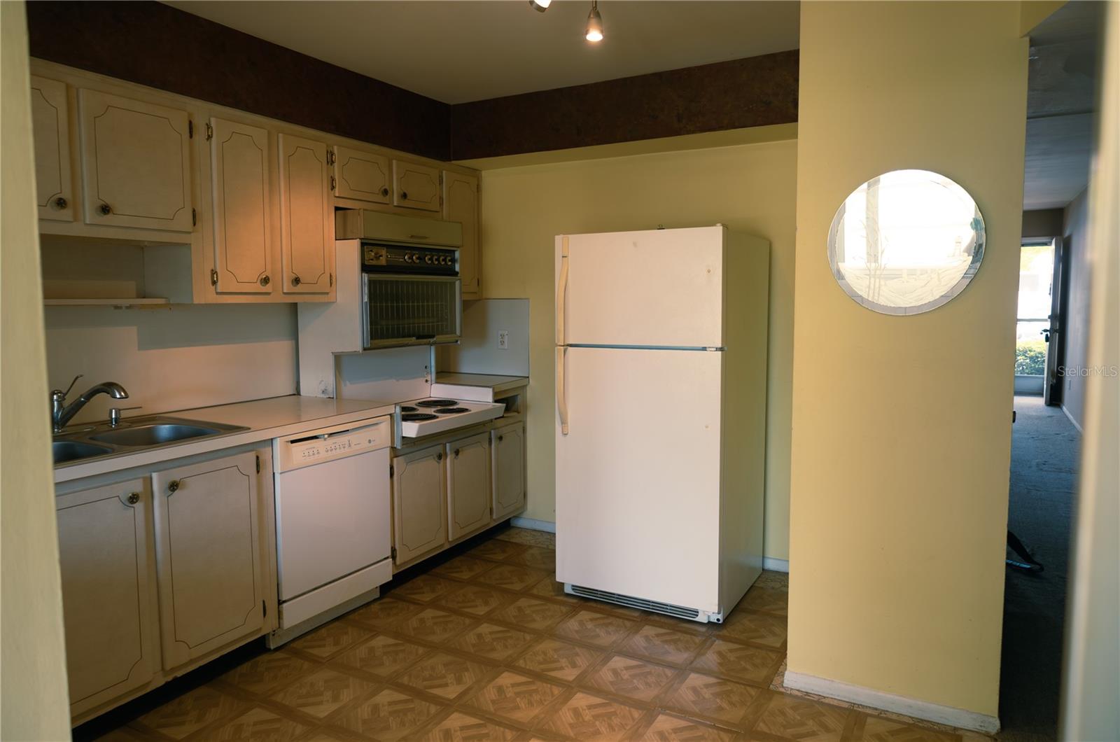 Image 8 of 15 For 6645 1st Avenue N 103