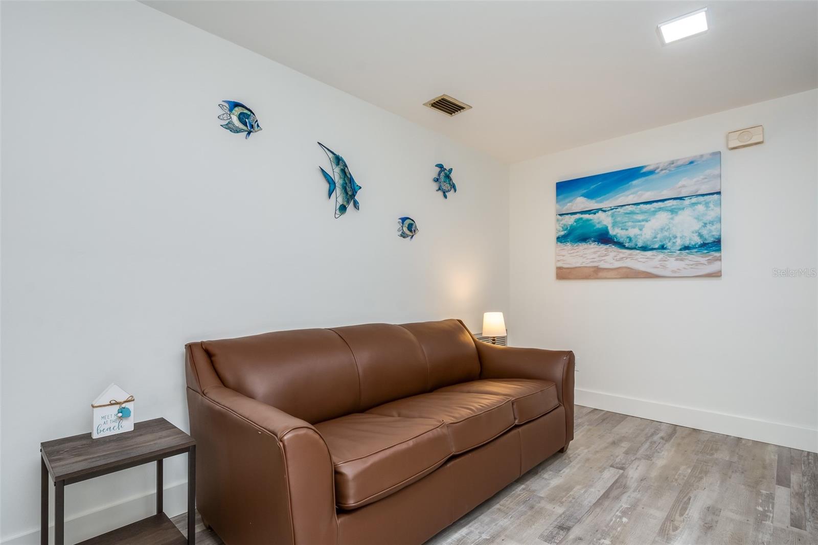 Image 13 of 31 For 510 Anna Avenue