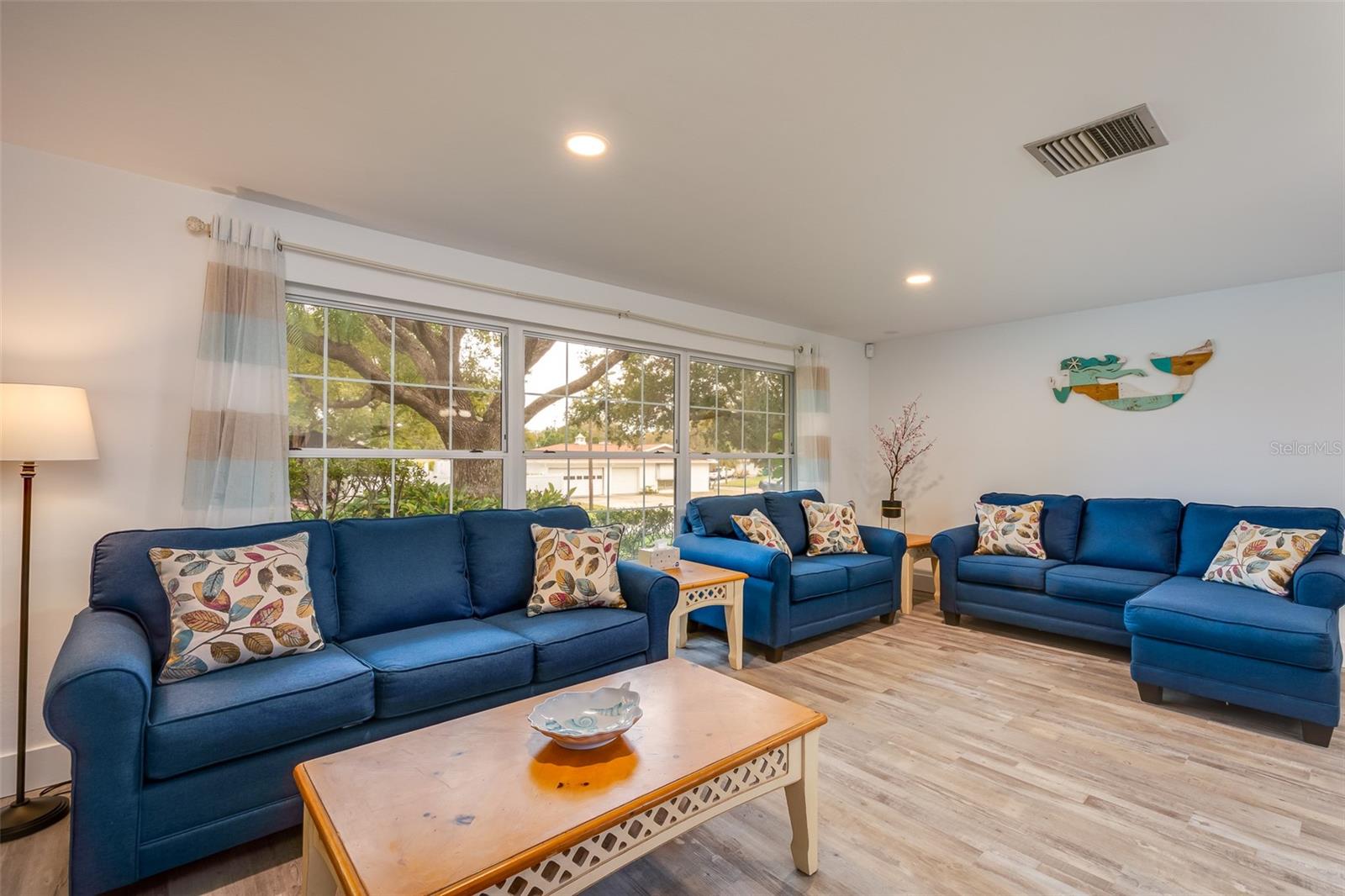 Image 4 of 31 For 510 Anna Avenue