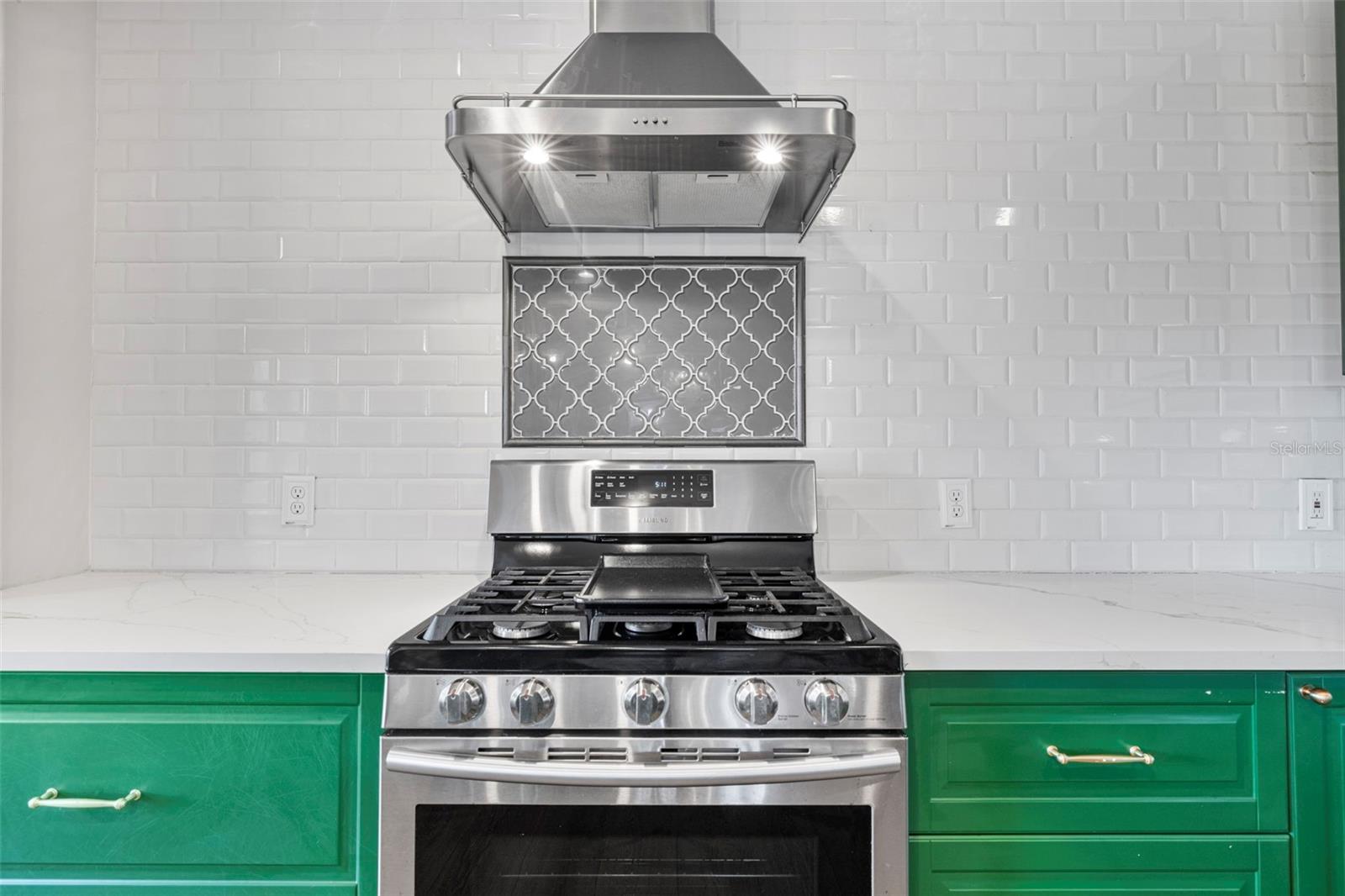 Image 11 of 33 For 5709 Suwanee Avenue