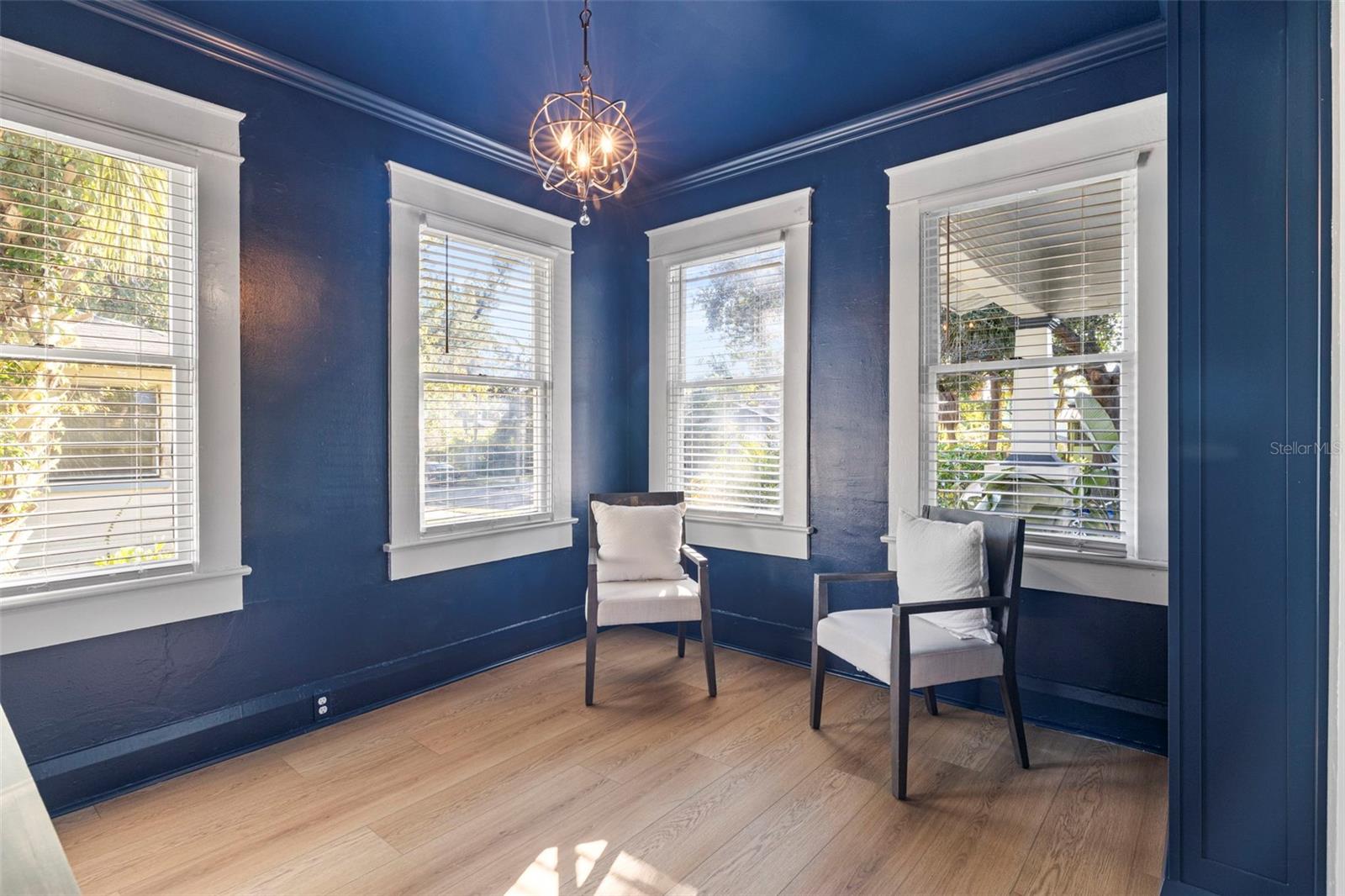 Image 13 of 33 For 5709 Suwanee Avenue