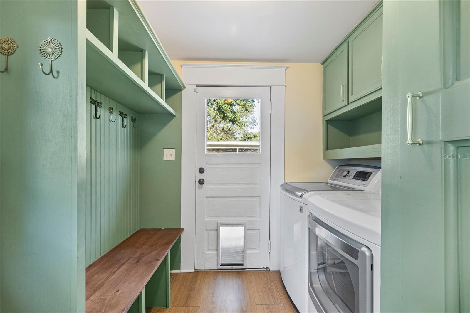 Image 18 of 33 For 5709 Suwanee Avenue