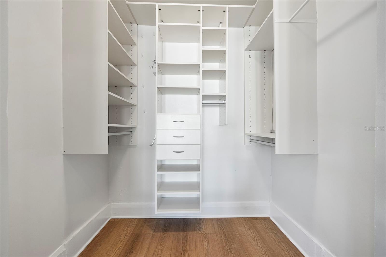 Image 7 of 33 For 5709 Suwanee Avenue