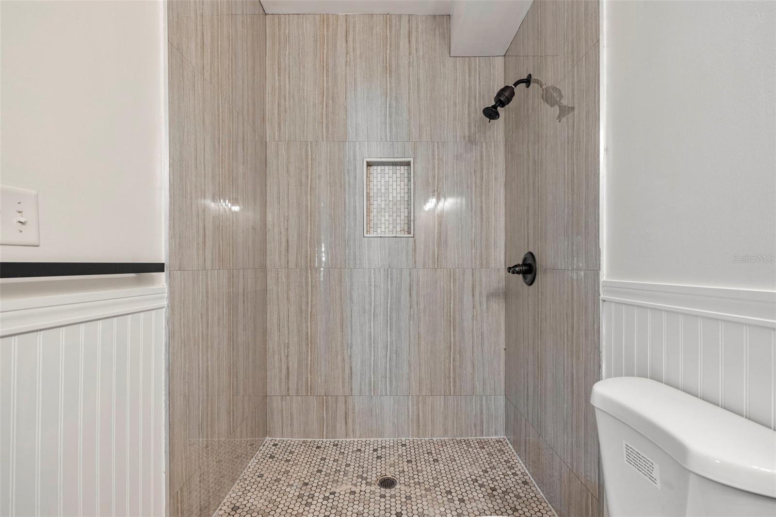 Image 8 of 33 For 5709 Suwanee Avenue