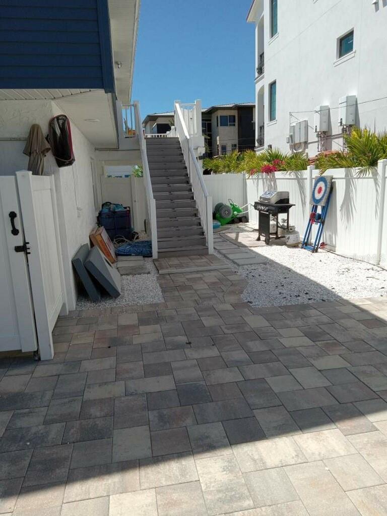 Image 23 of 27 For 745 Eldorado Avenue