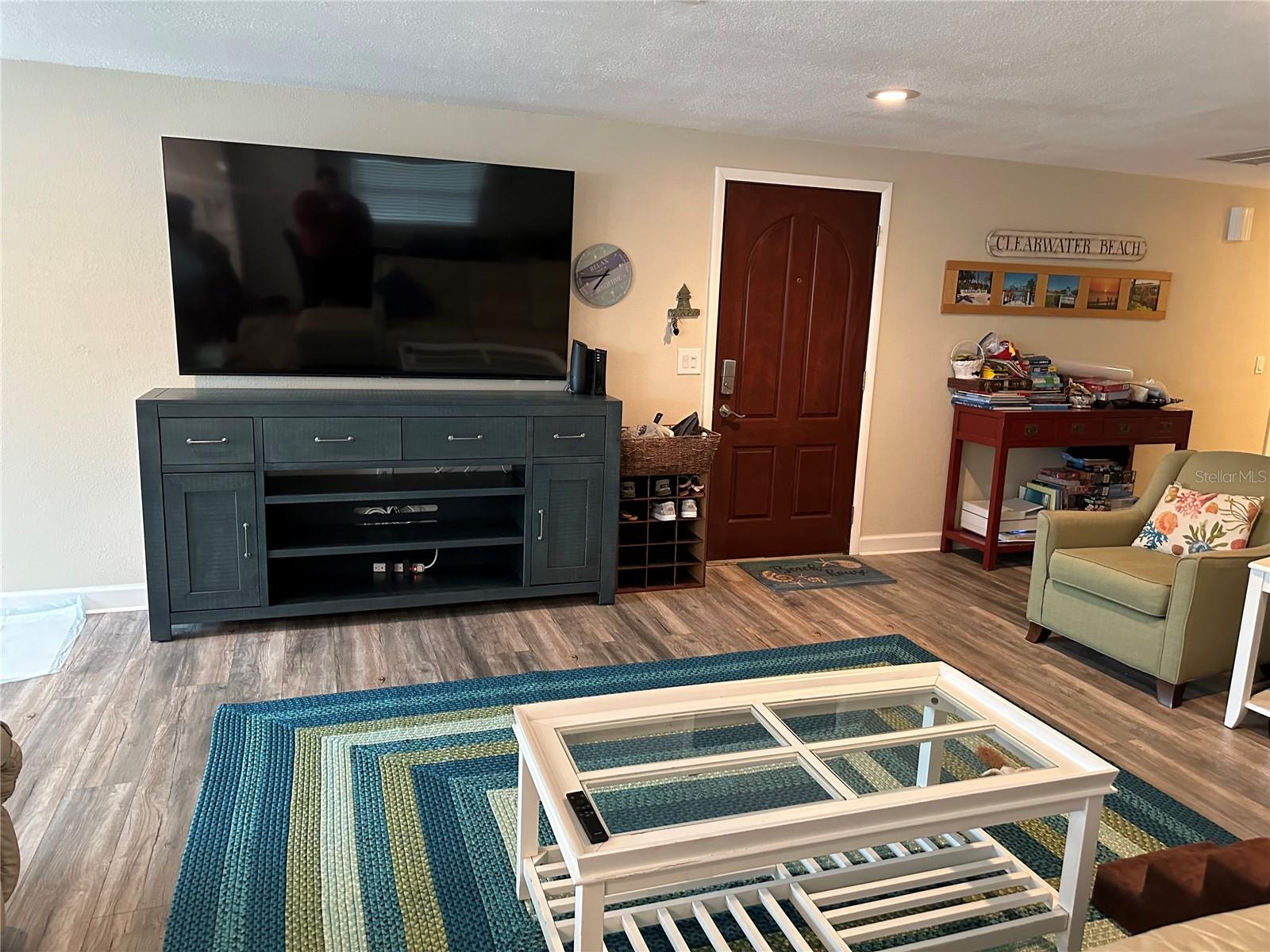 Image 4 of 27 For 745 Eldorado Avenue