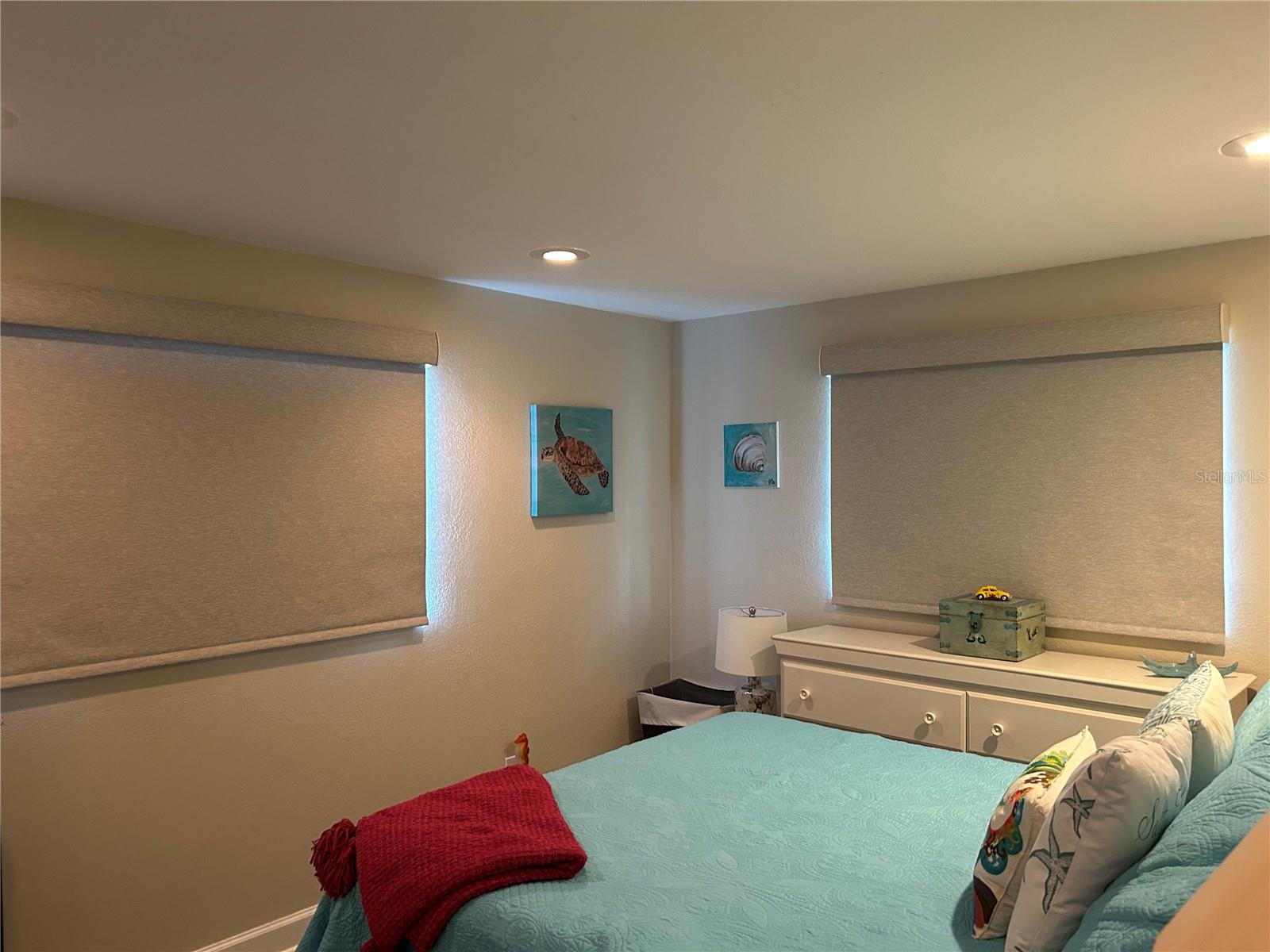 Image 8 of 27 For 745 Eldorado Avenue