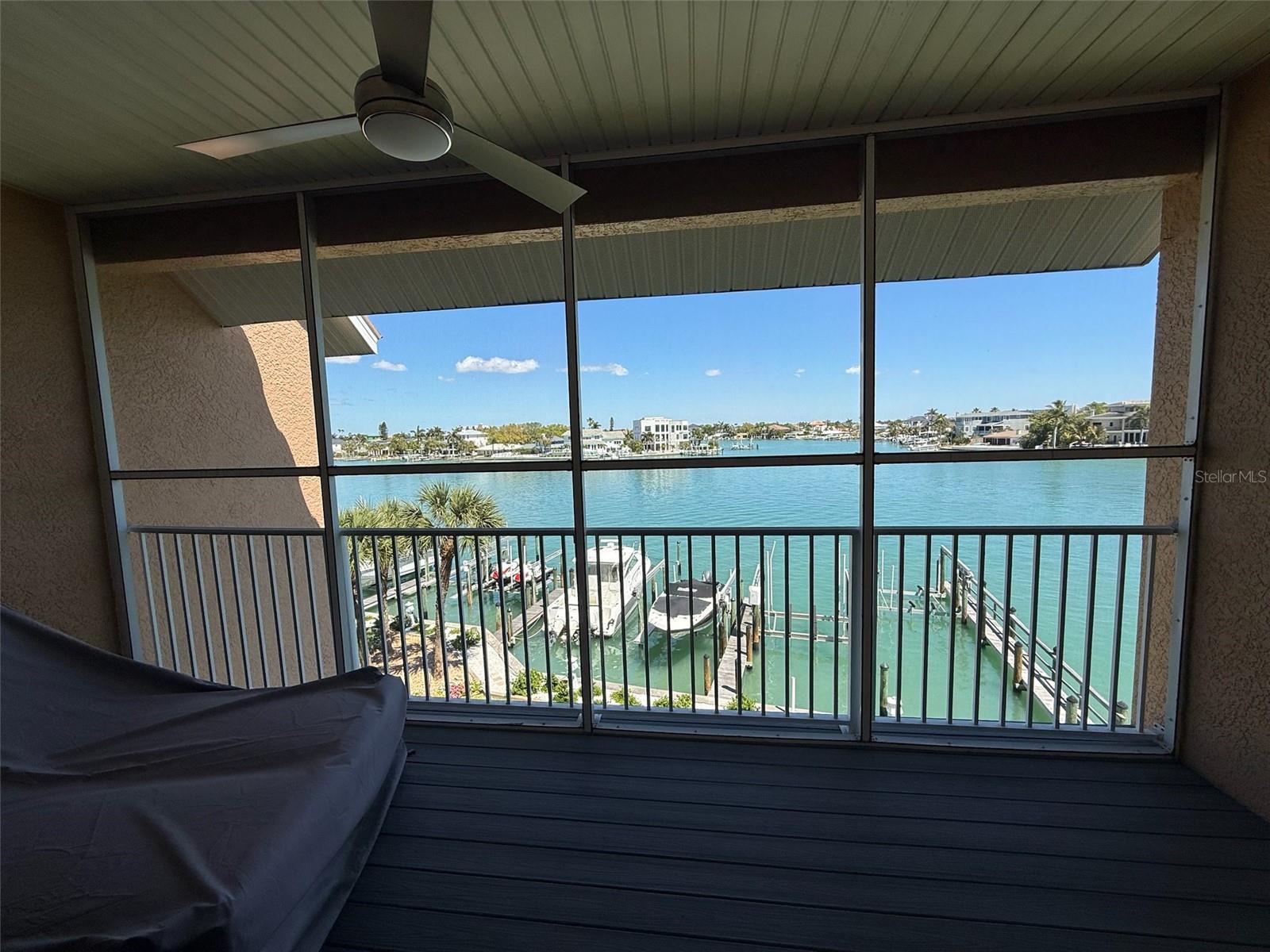 Image 13 of 20 For 10067 Gulf Boulevard