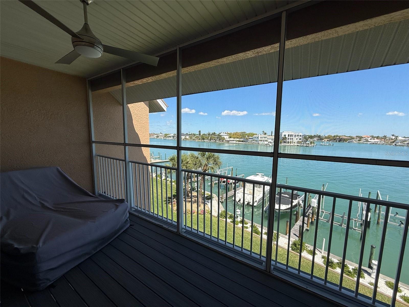 Image 14 of 20 For 10067 Gulf Boulevard