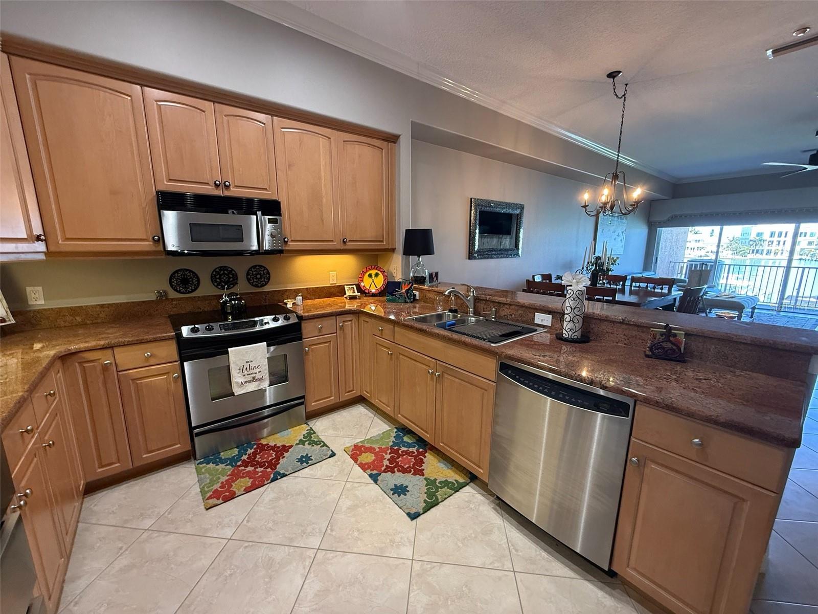 Image 8 of 20 For 10067 Gulf Boulevard