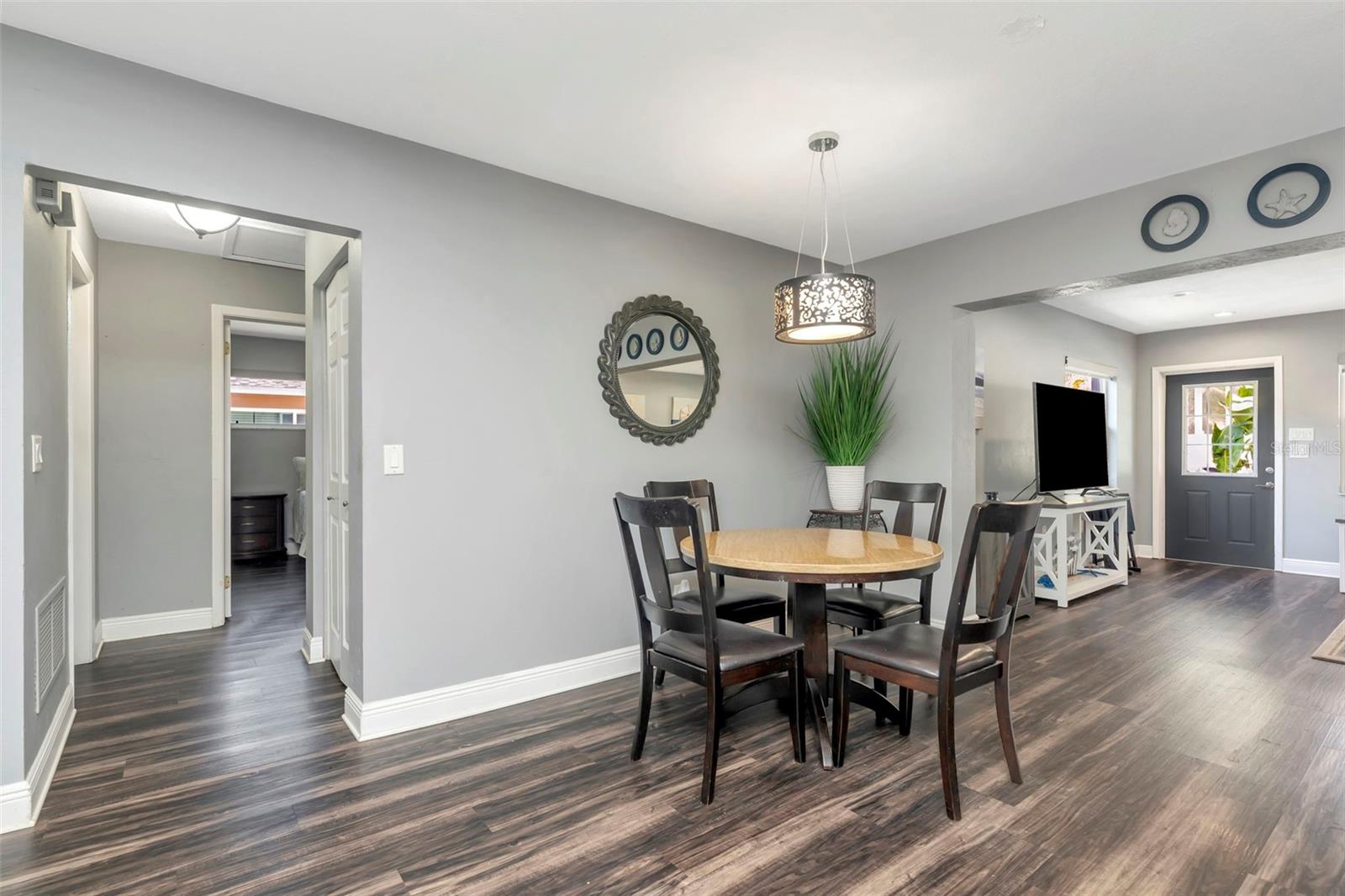 Image 12 of 51 For 1424 Stewart Boulevard