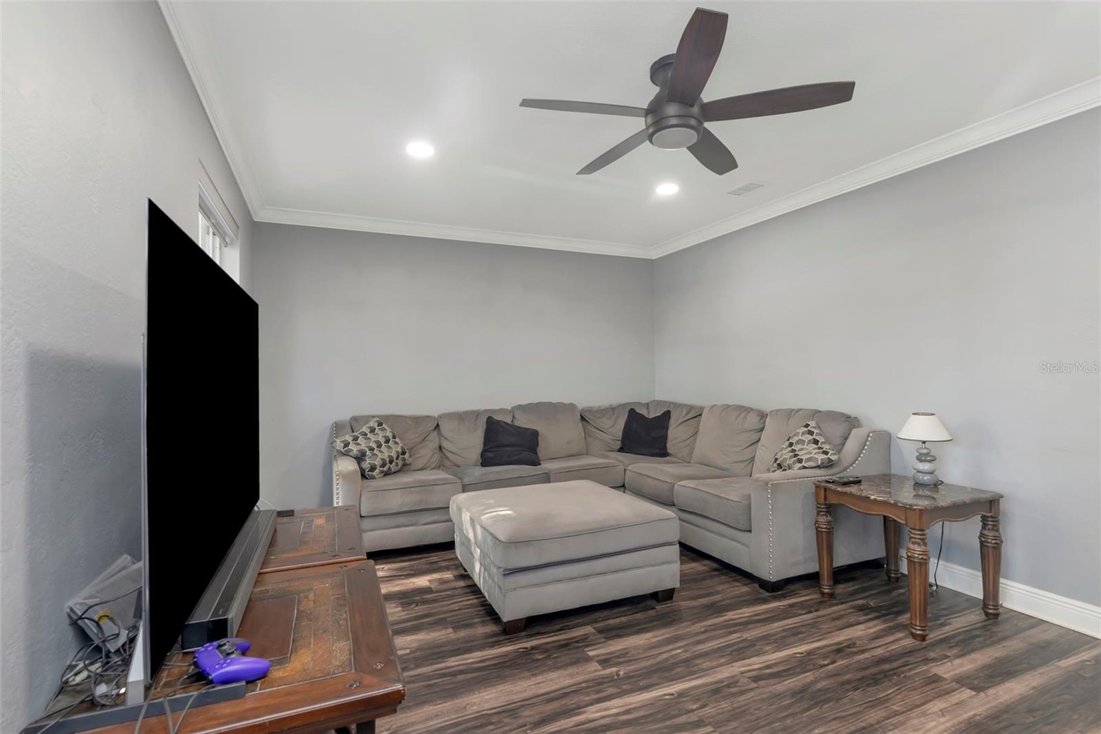 Image 7 of 51 For 1424 Stewart Boulevard