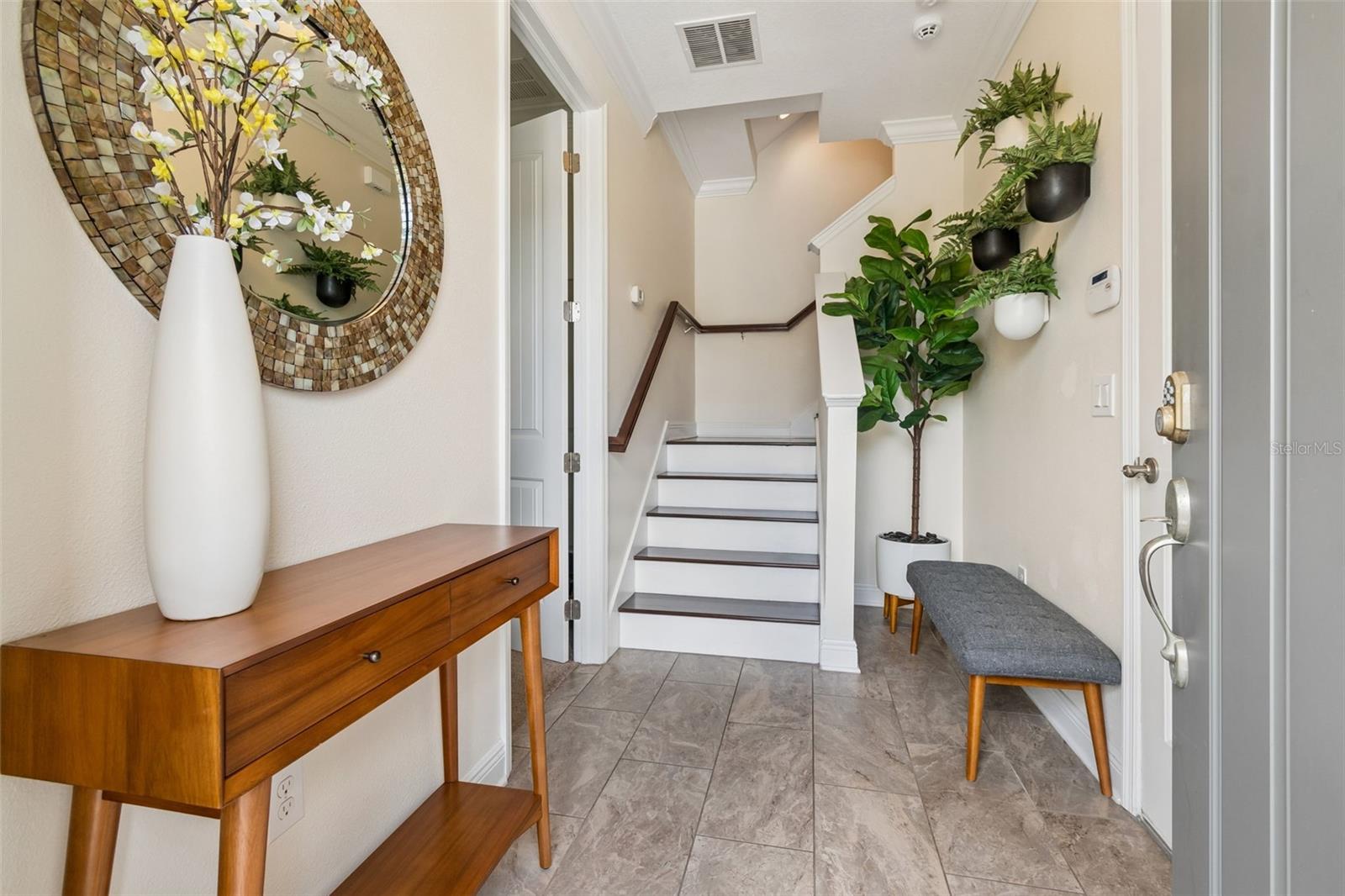 Image 4 of 32 For 426 Lincoln Avenue