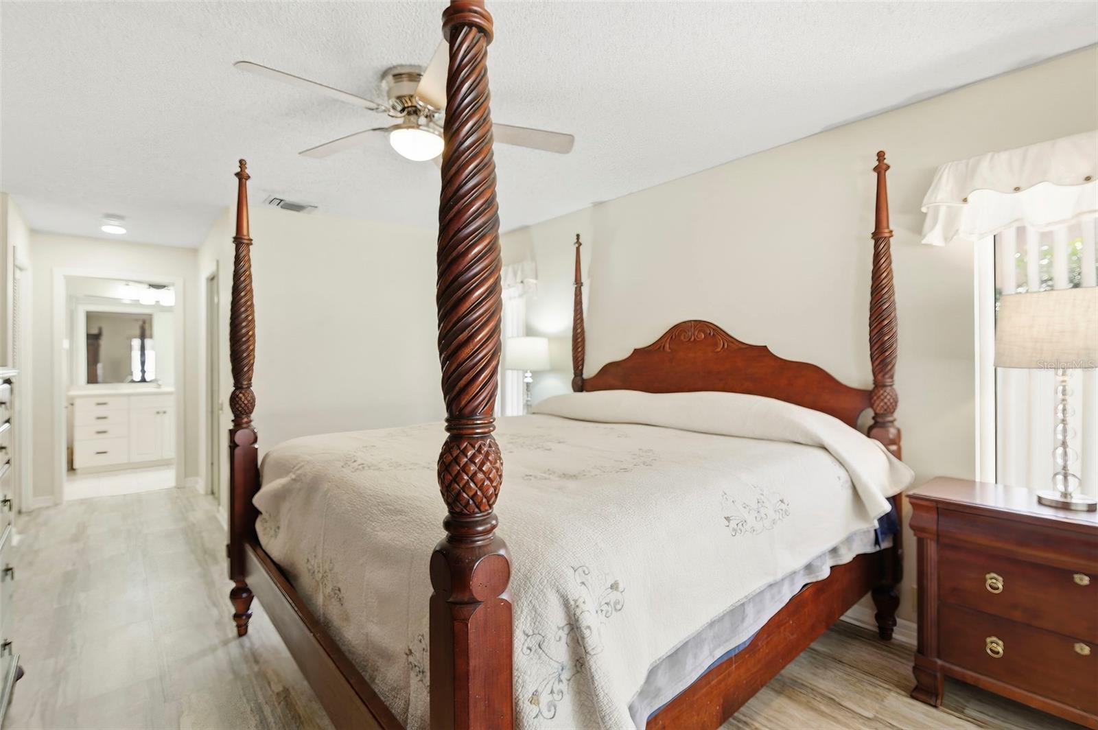 Image 18 of 58 For 2418 Anthony Avenue