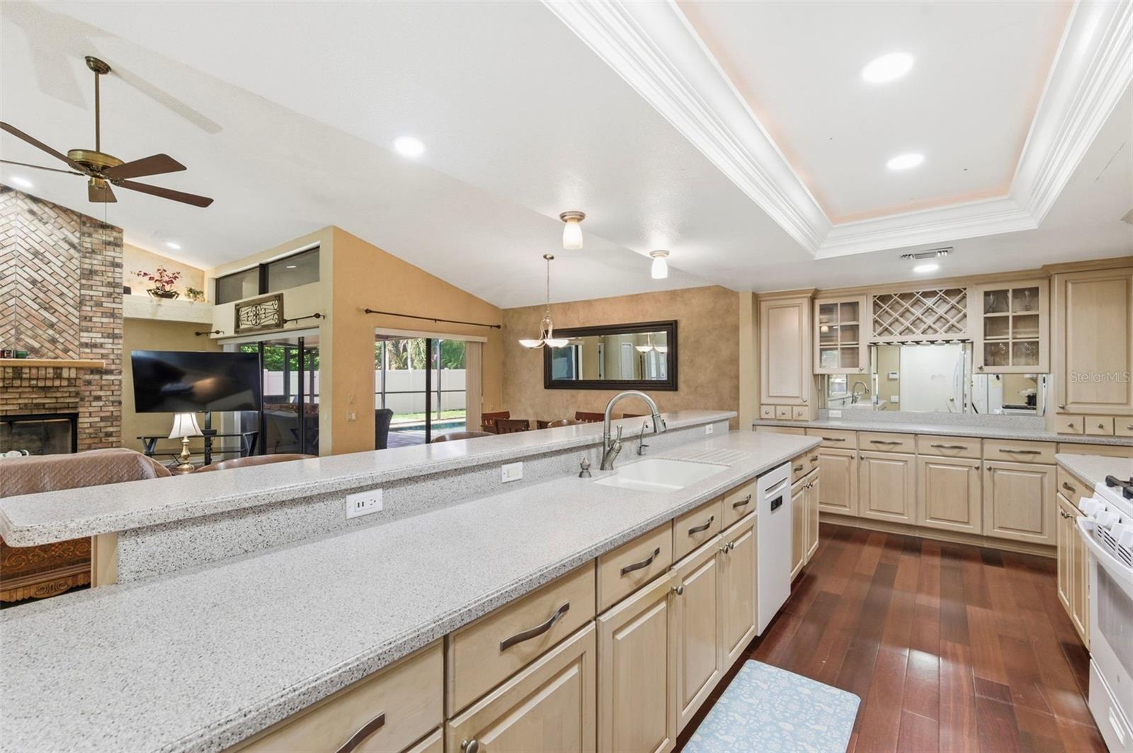 Image 24 of 58 For 2418 Anthony Avenue