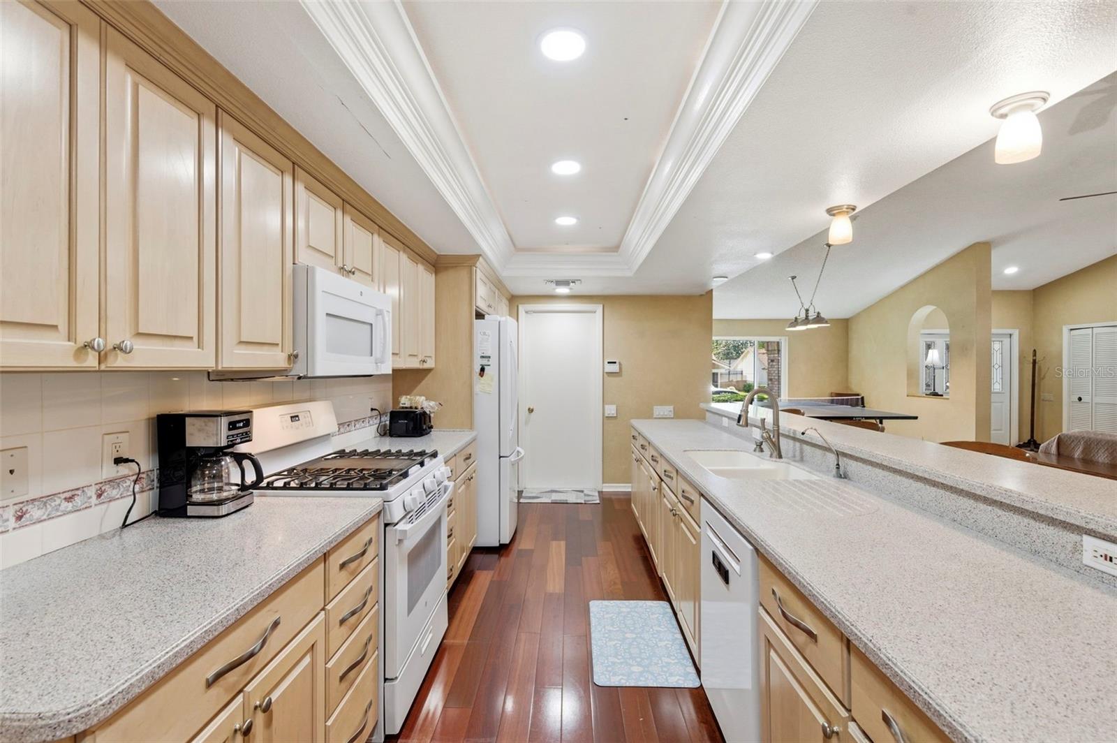 Image 27 of 58 For 2418 Anthony Avenue