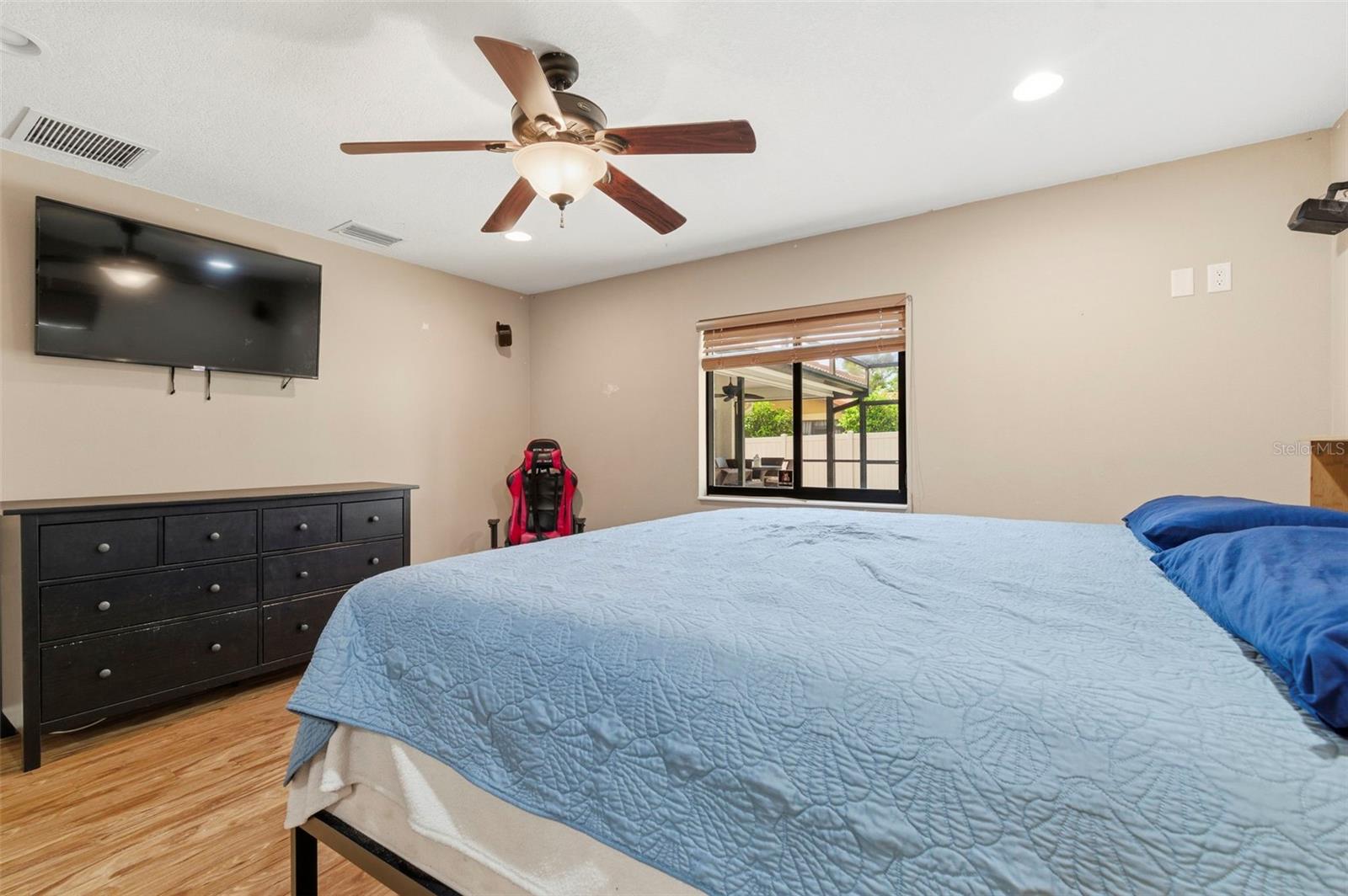 Image 31 of 58 For 2418 Anthony Avenue