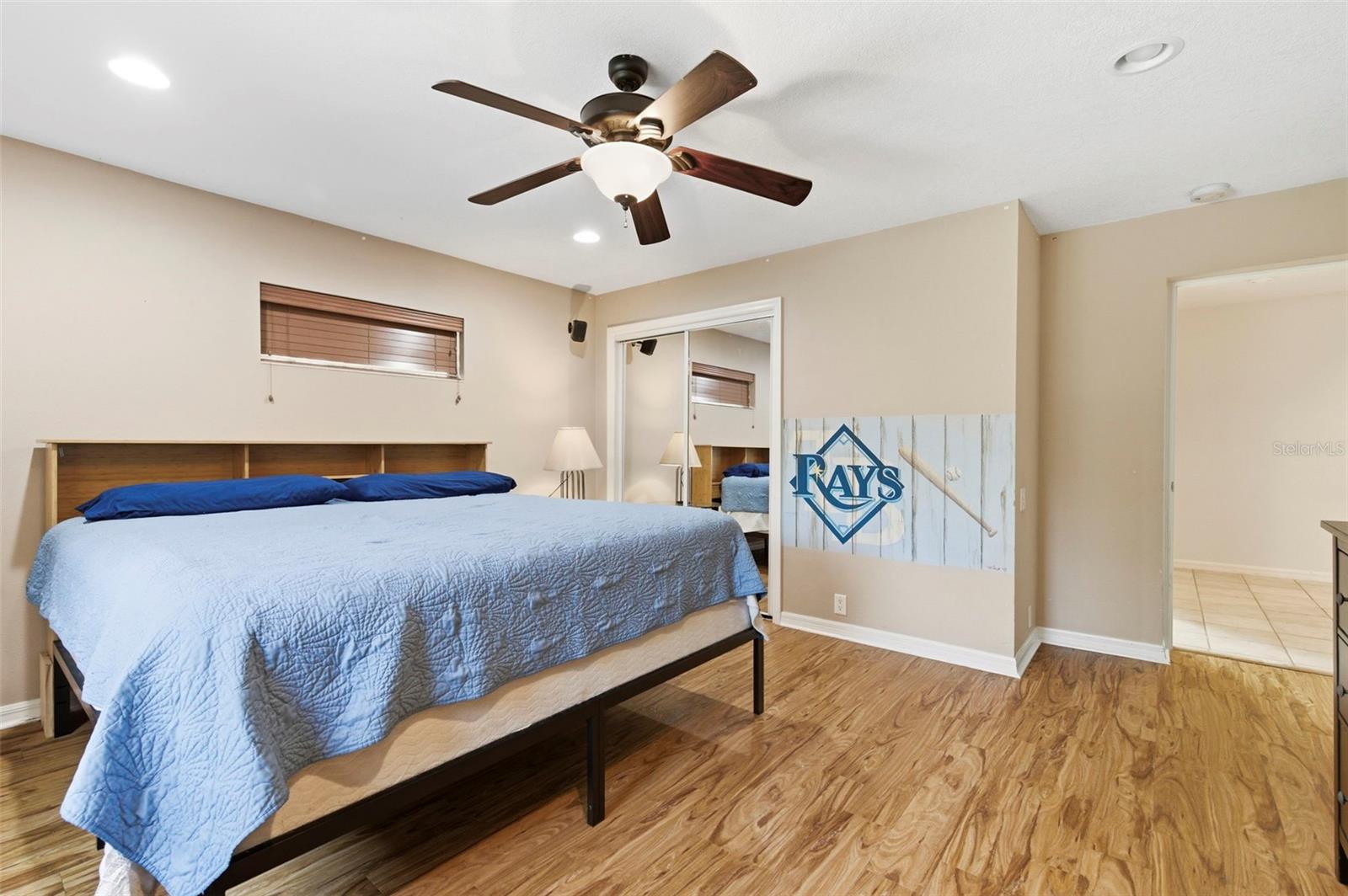 Image 32 of 58 For 2418 Anthony Avenue