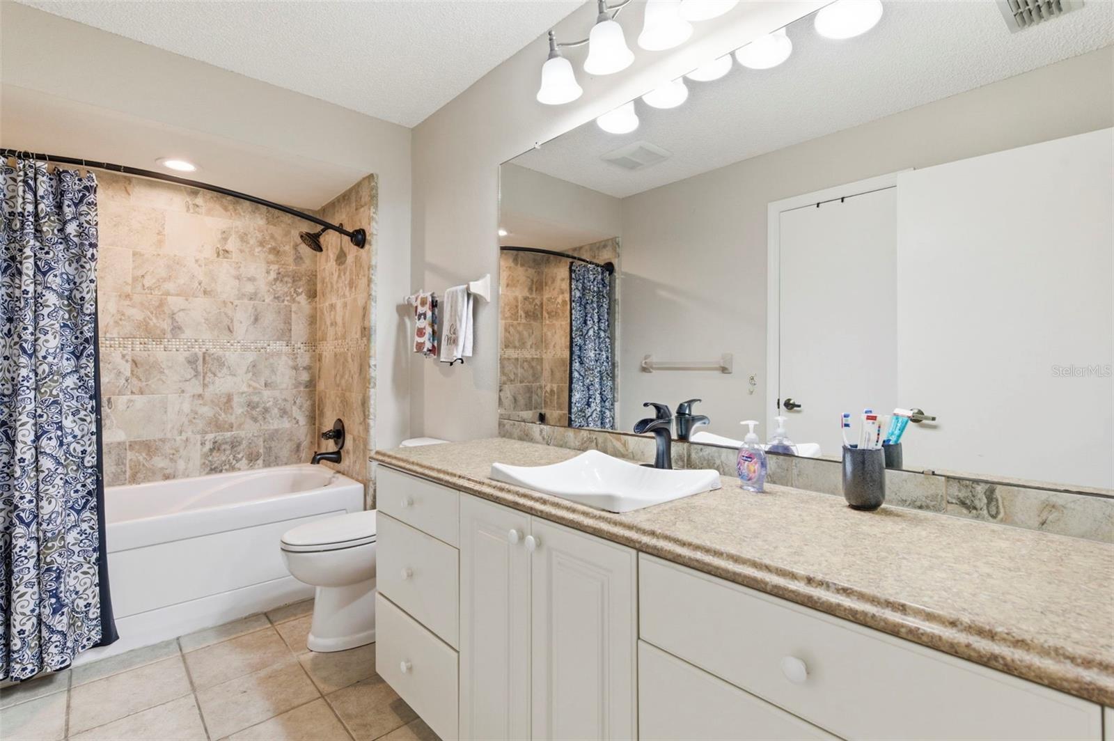 Image 33 of 58 For 2418 Anthony Avenue