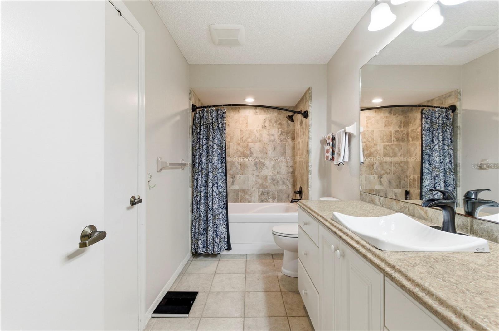 Image 34 of 58 For 2418 Anthony Avenue