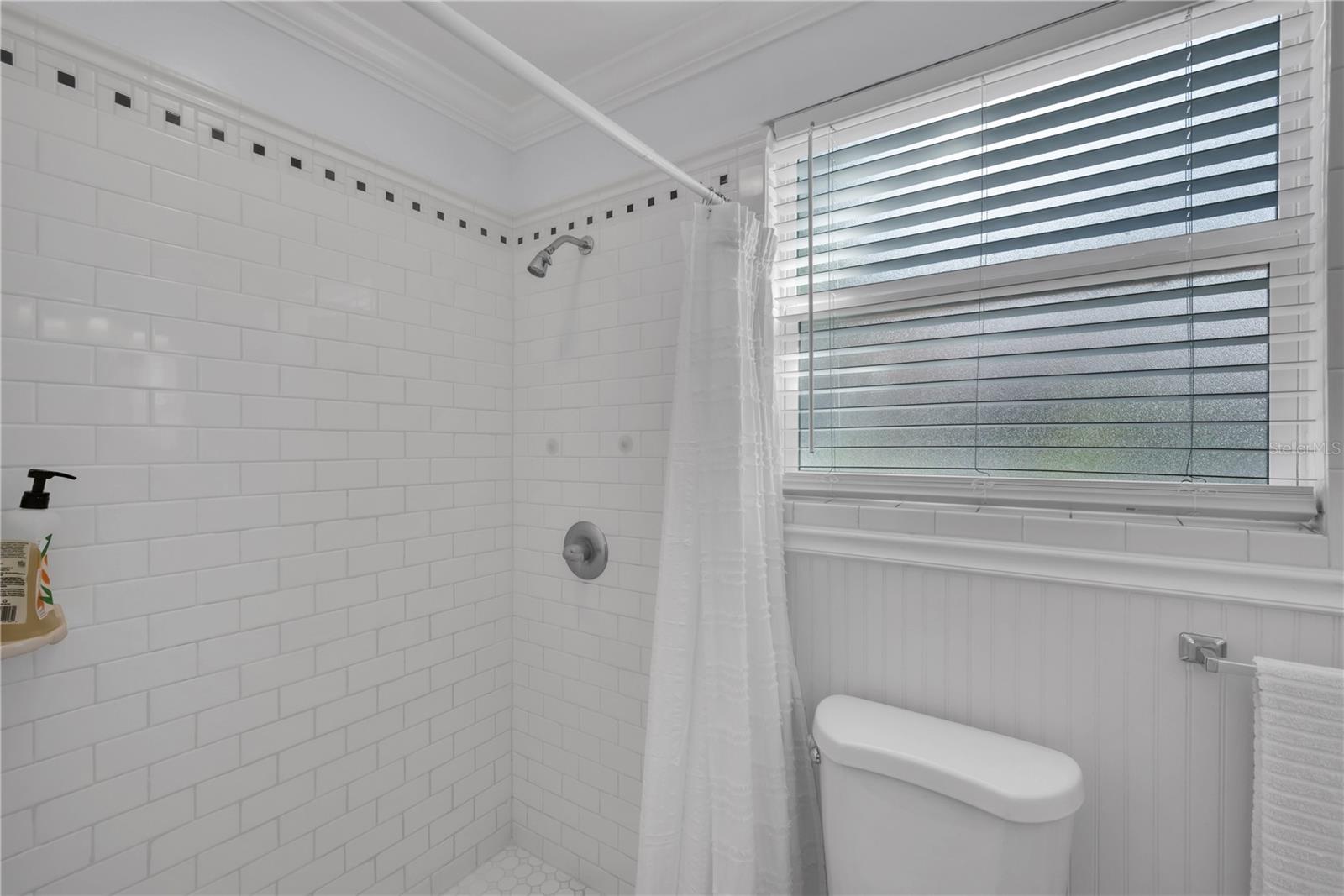 Image 18 of 24 For 812 Coral Street