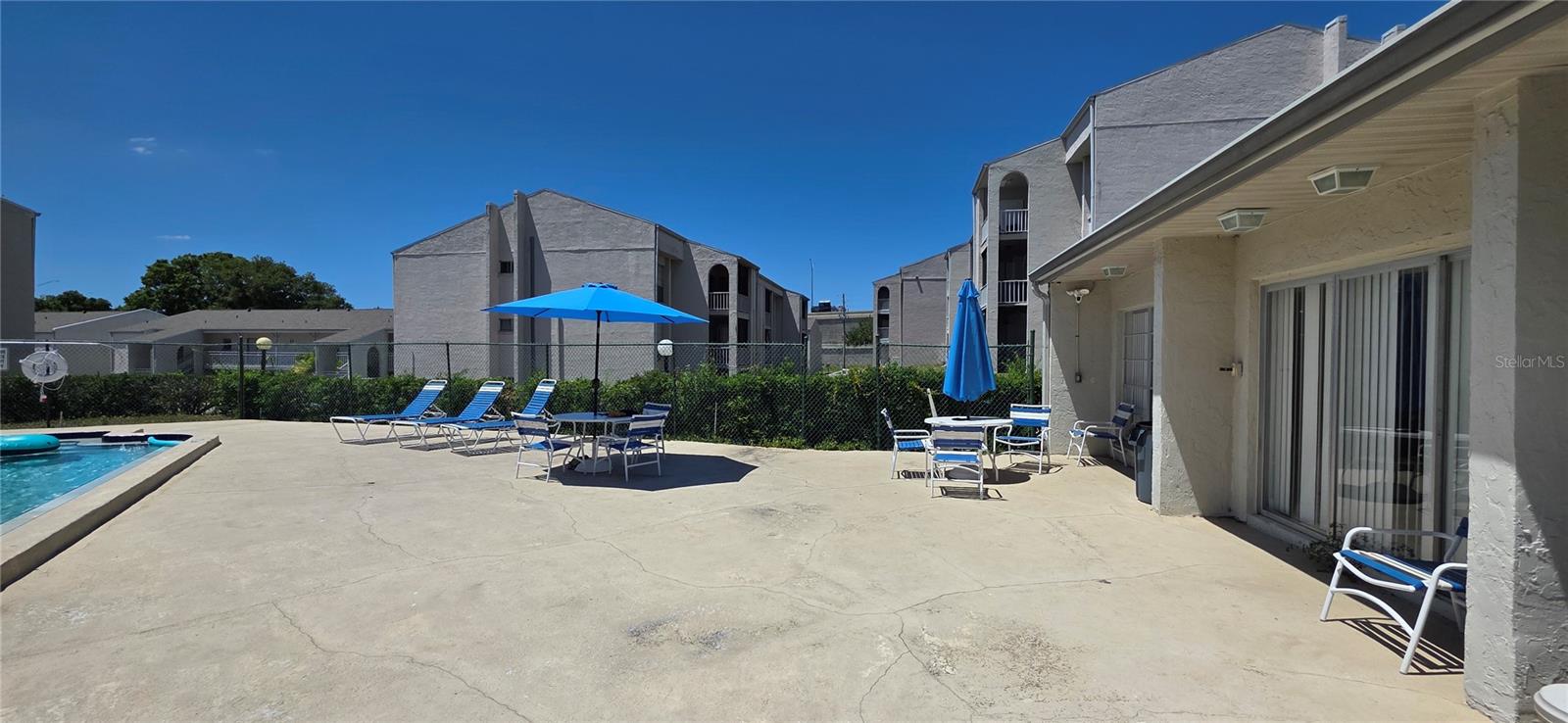 Listing photo id 8 for 2625 State Road 590  813