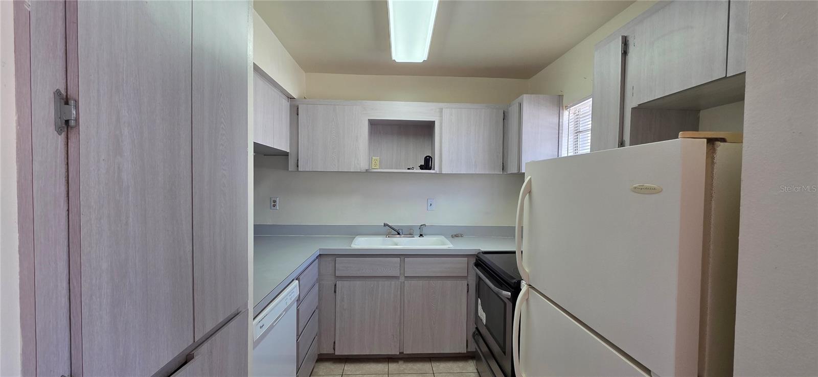 Listing photo id 0 for 2625 State Road 590  813