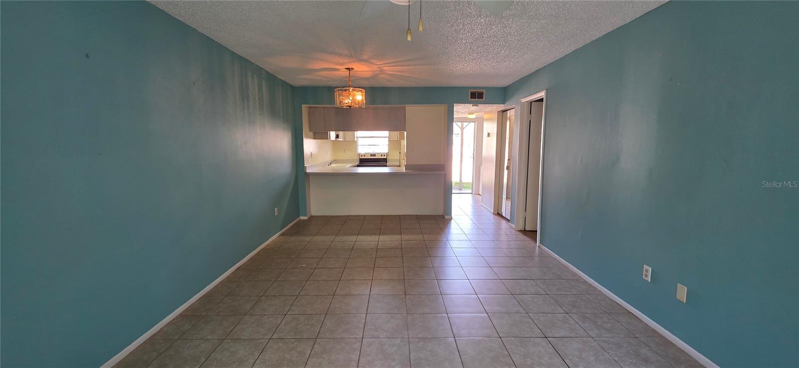 Listing photo id 3 for 2625 State Road 590  813